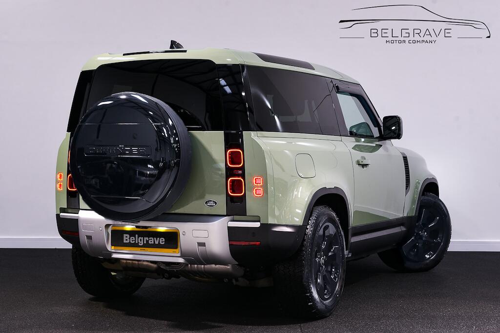 Land Rover Defender view 3