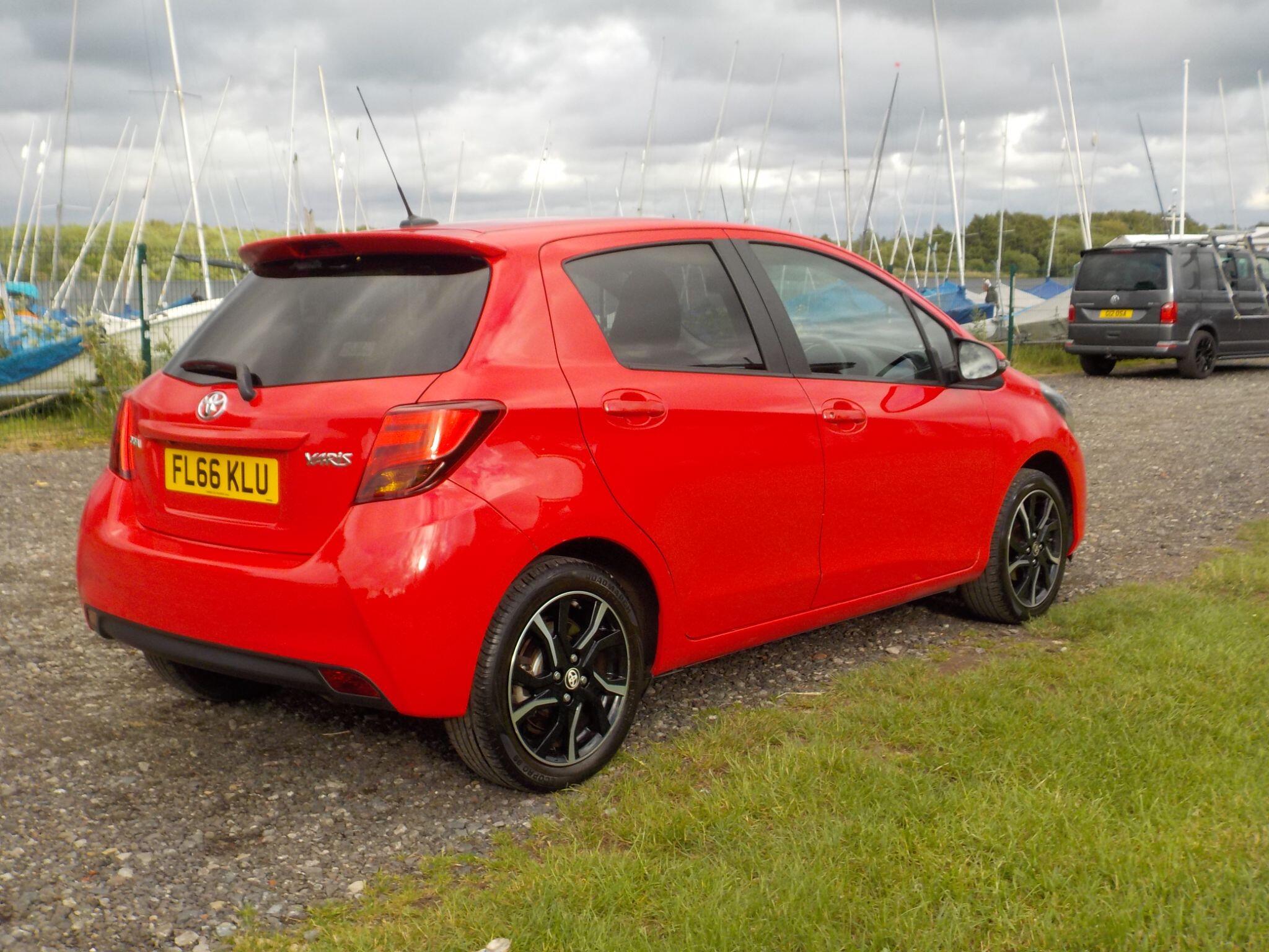Toyota Yaris 1.33 Dual VVT-i Design Euro 6 5dr