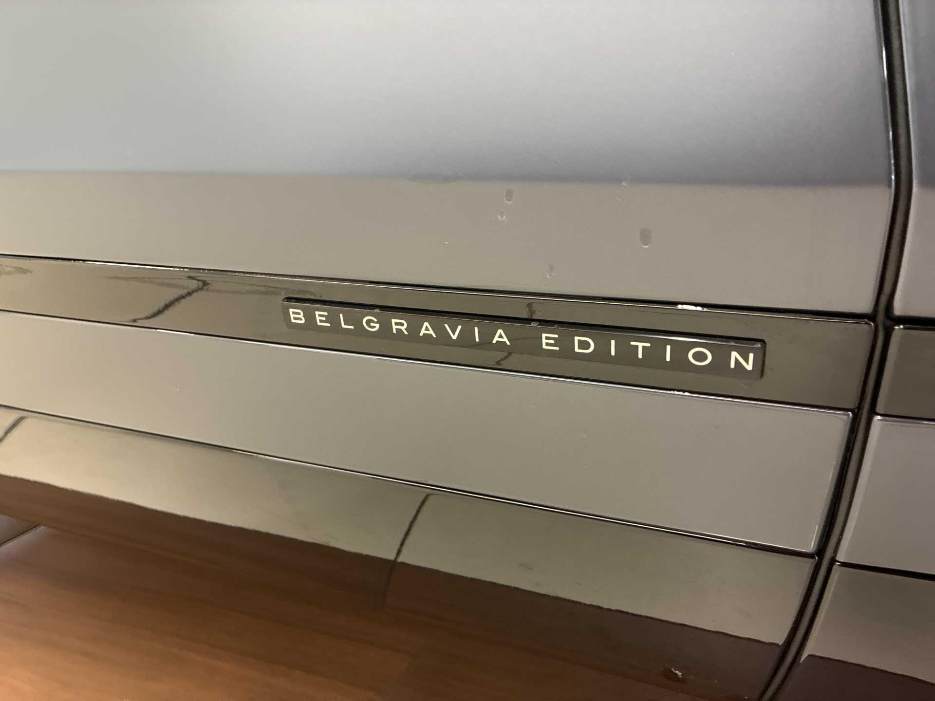 Land Rover Range Rover Velar view 34