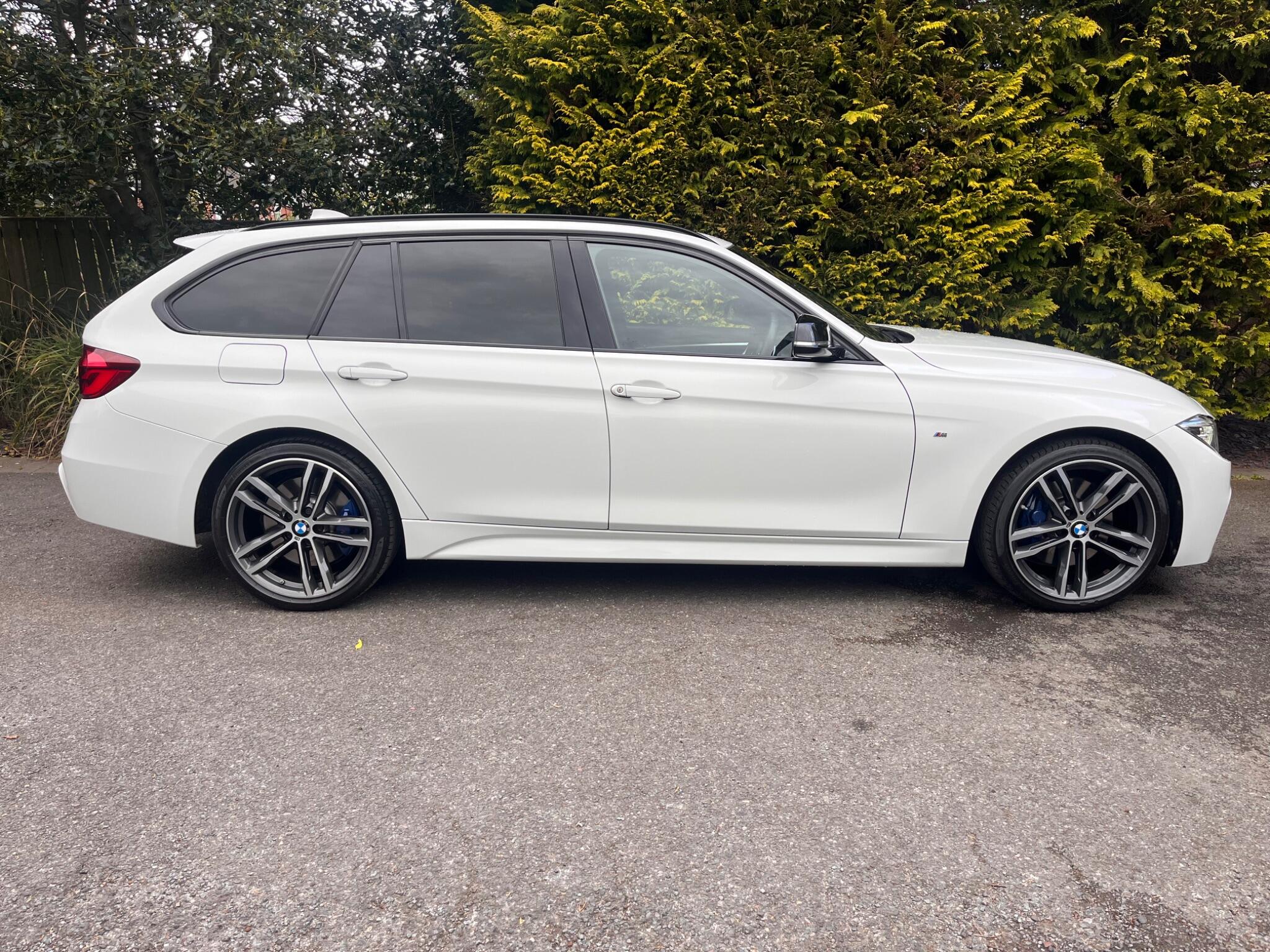 BMW 3 Series view 18
