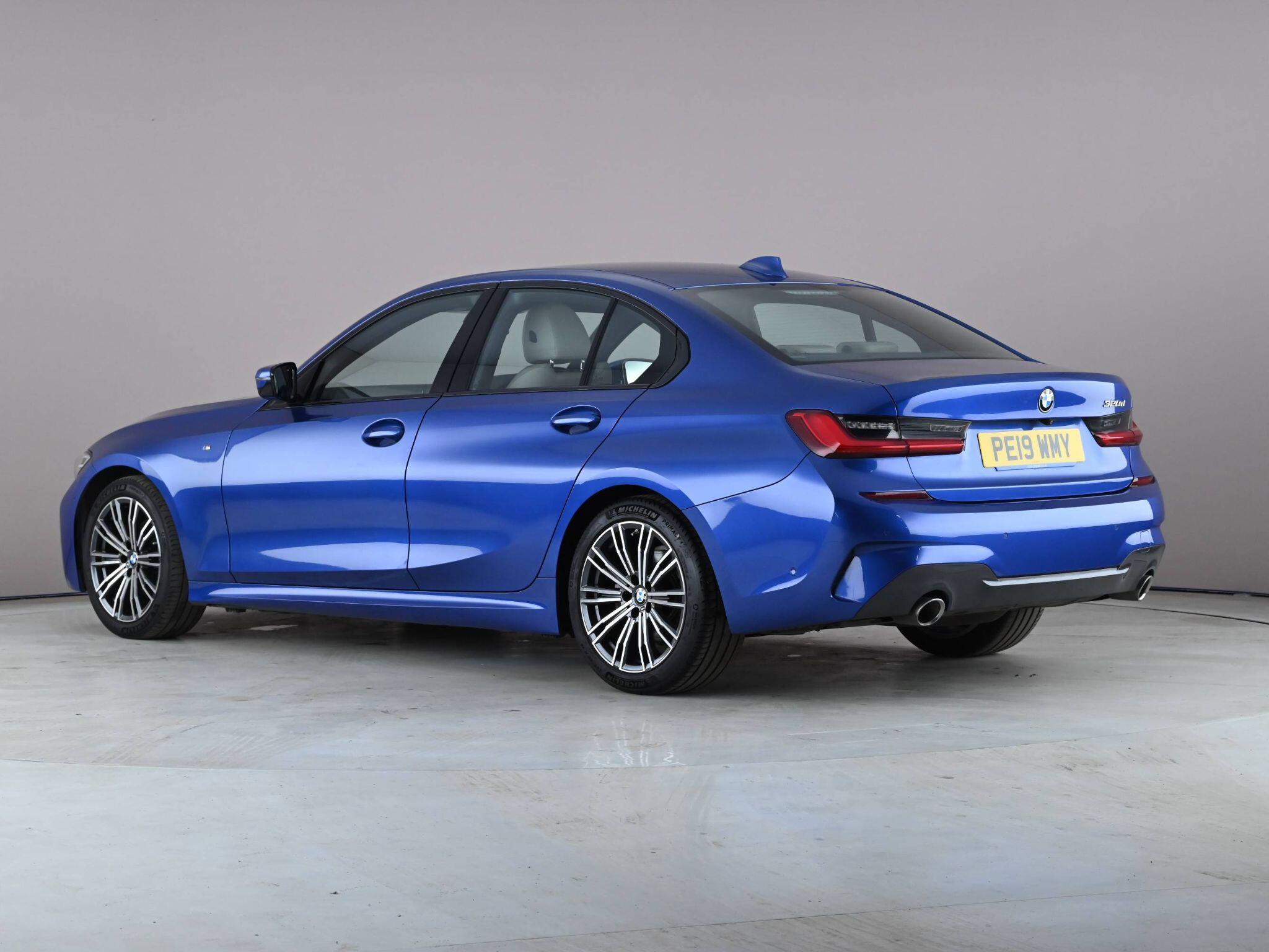BMW 3 Series view 8