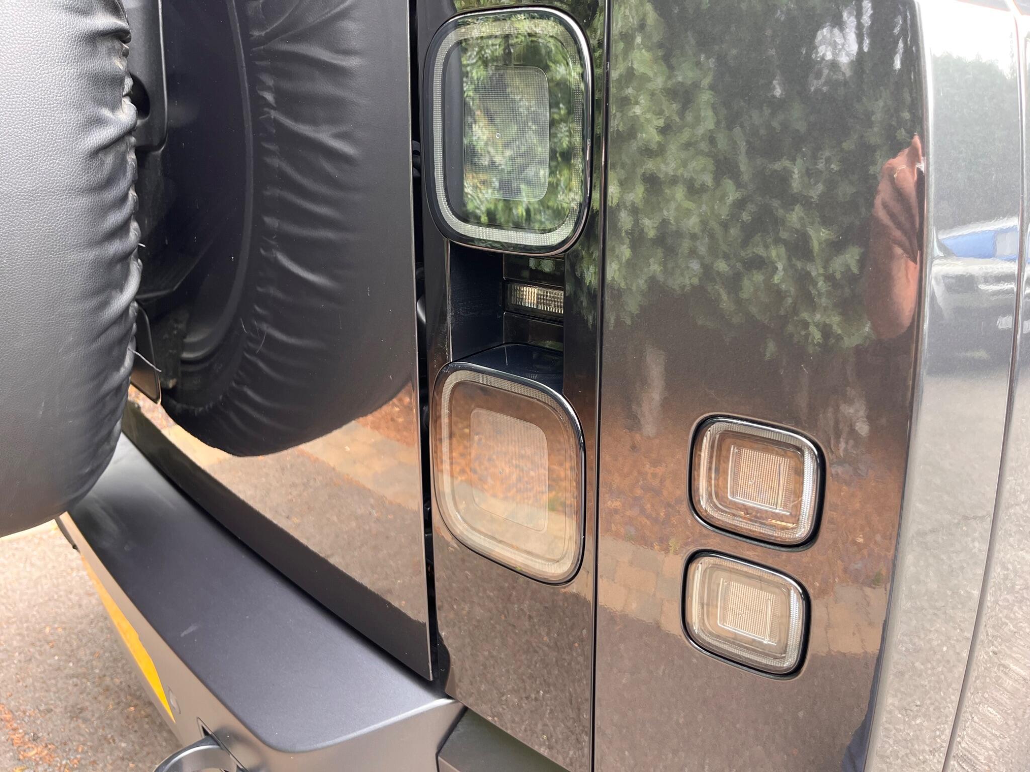 Land Rover Defender view 25