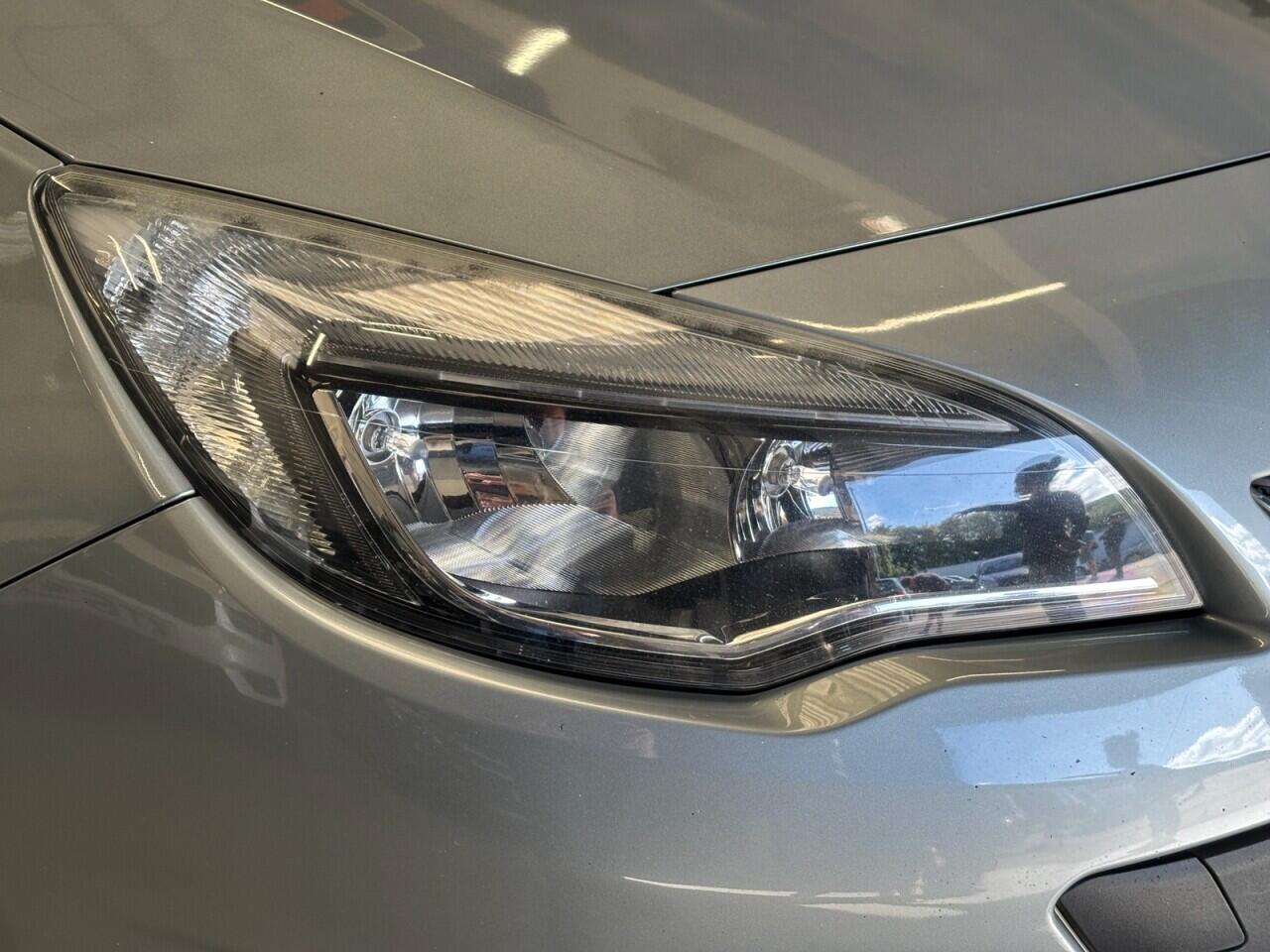 Vauxhall Astra view 36