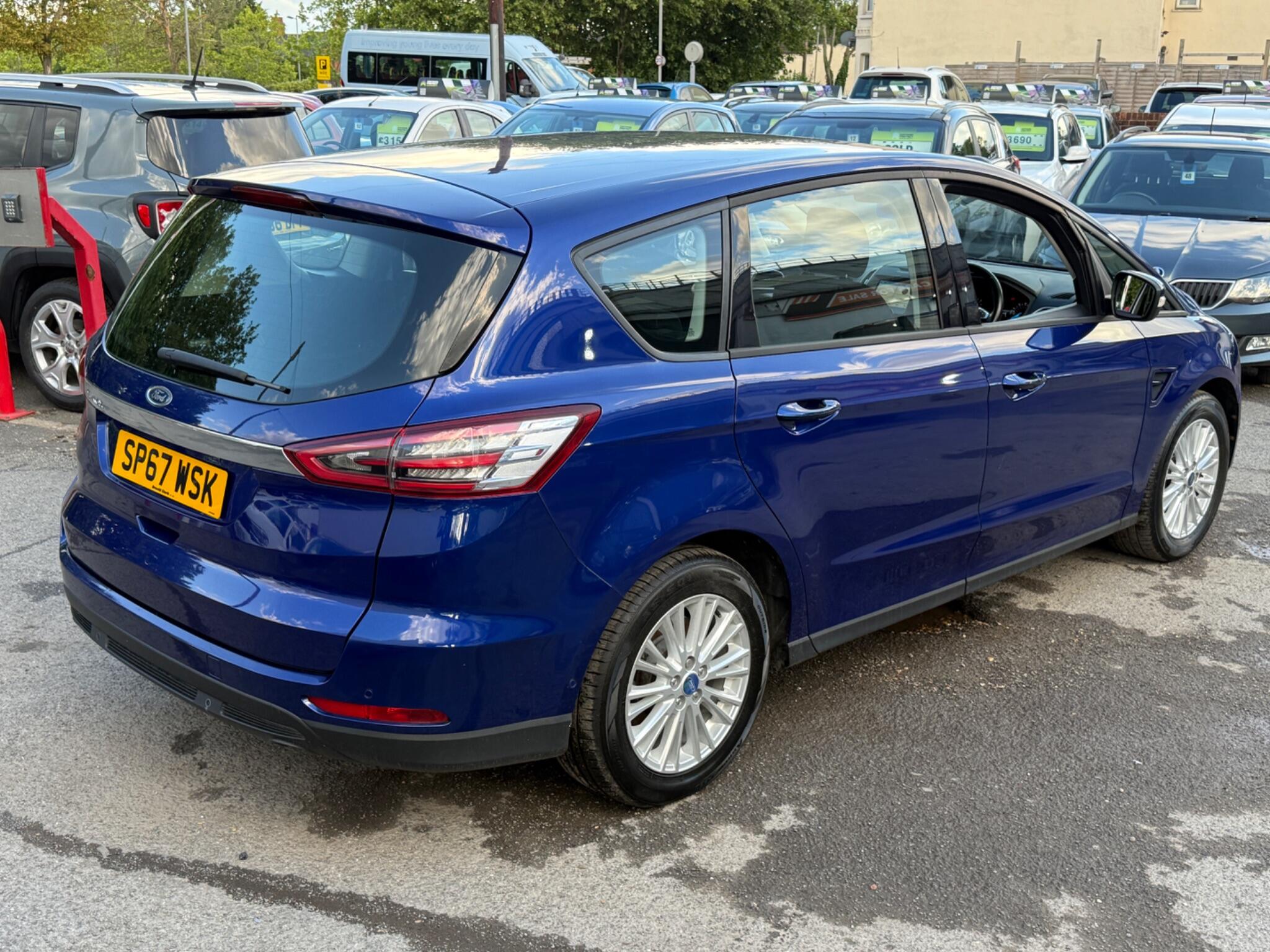 Ford S-Max - Image 19