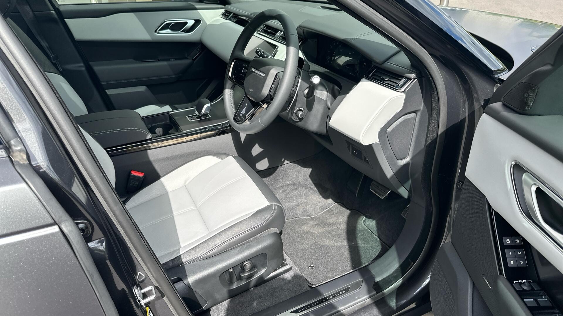Land Rover Range Rover Velar view 46