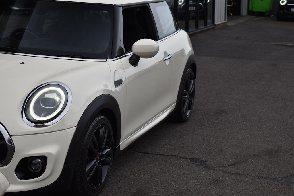 Mini Cooper view 24