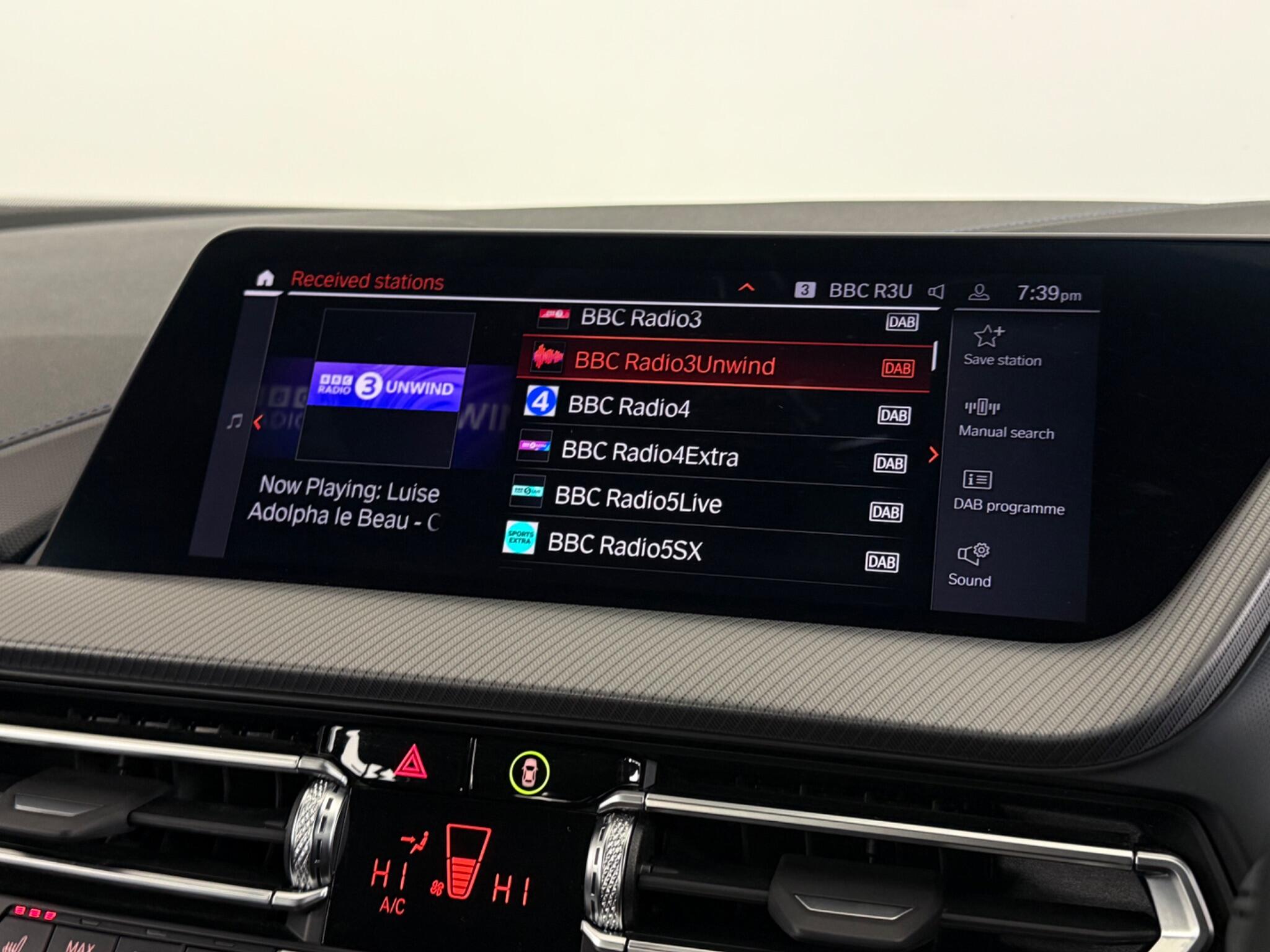BMW 1 Series view 24
