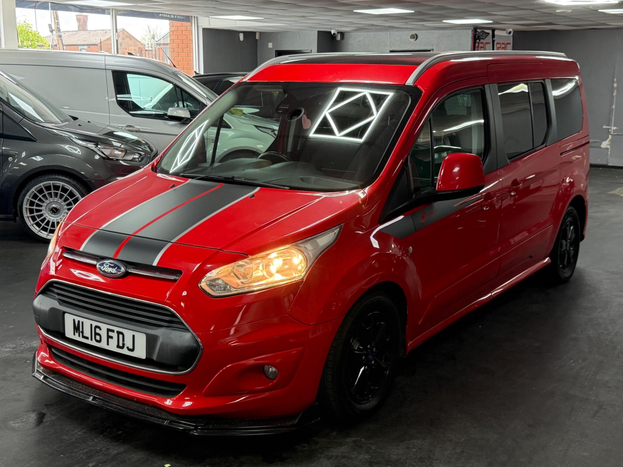 Ford Grand Tourneo Connect view 15