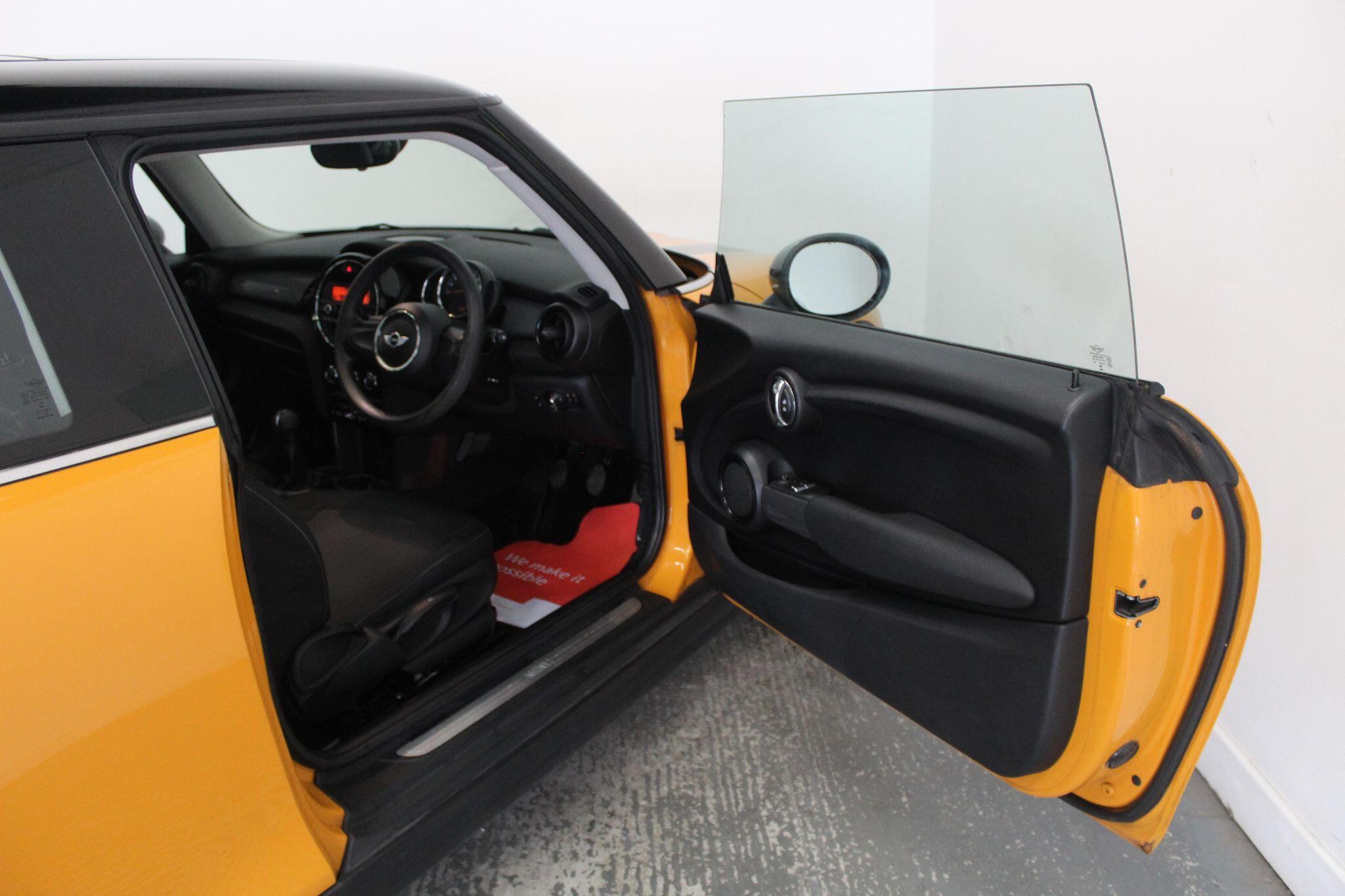 Mini Hatch view 25