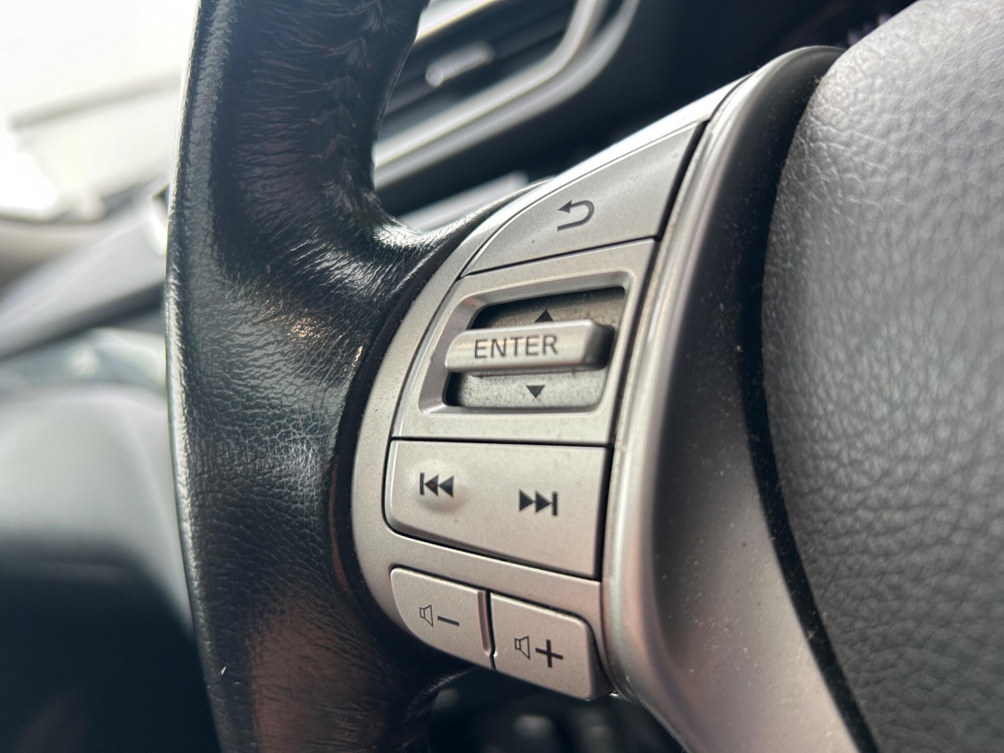 Nissan X-Trail view 25
