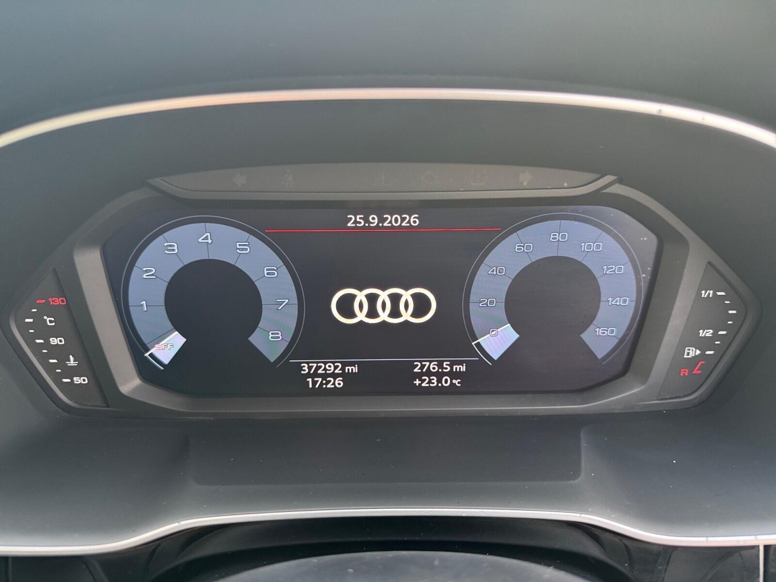 Audi Q3 view 24