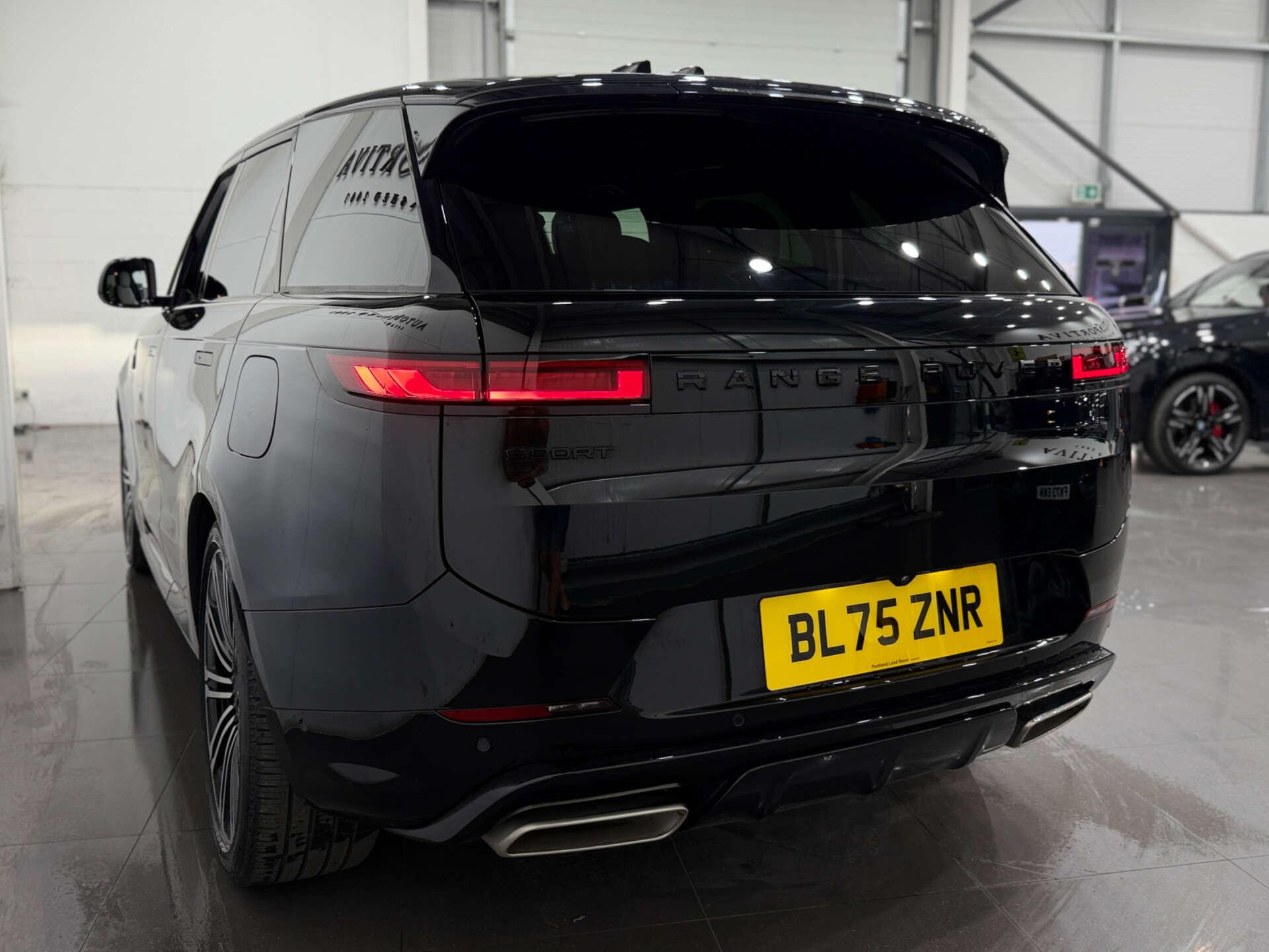 Land Rover Range Rover Sport view 8