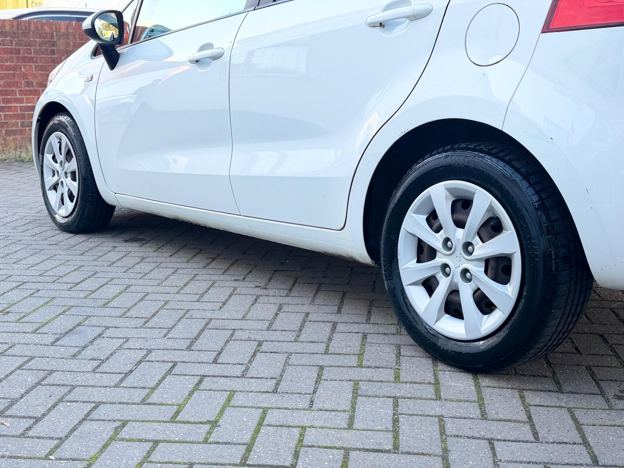 Kia Rio view 7