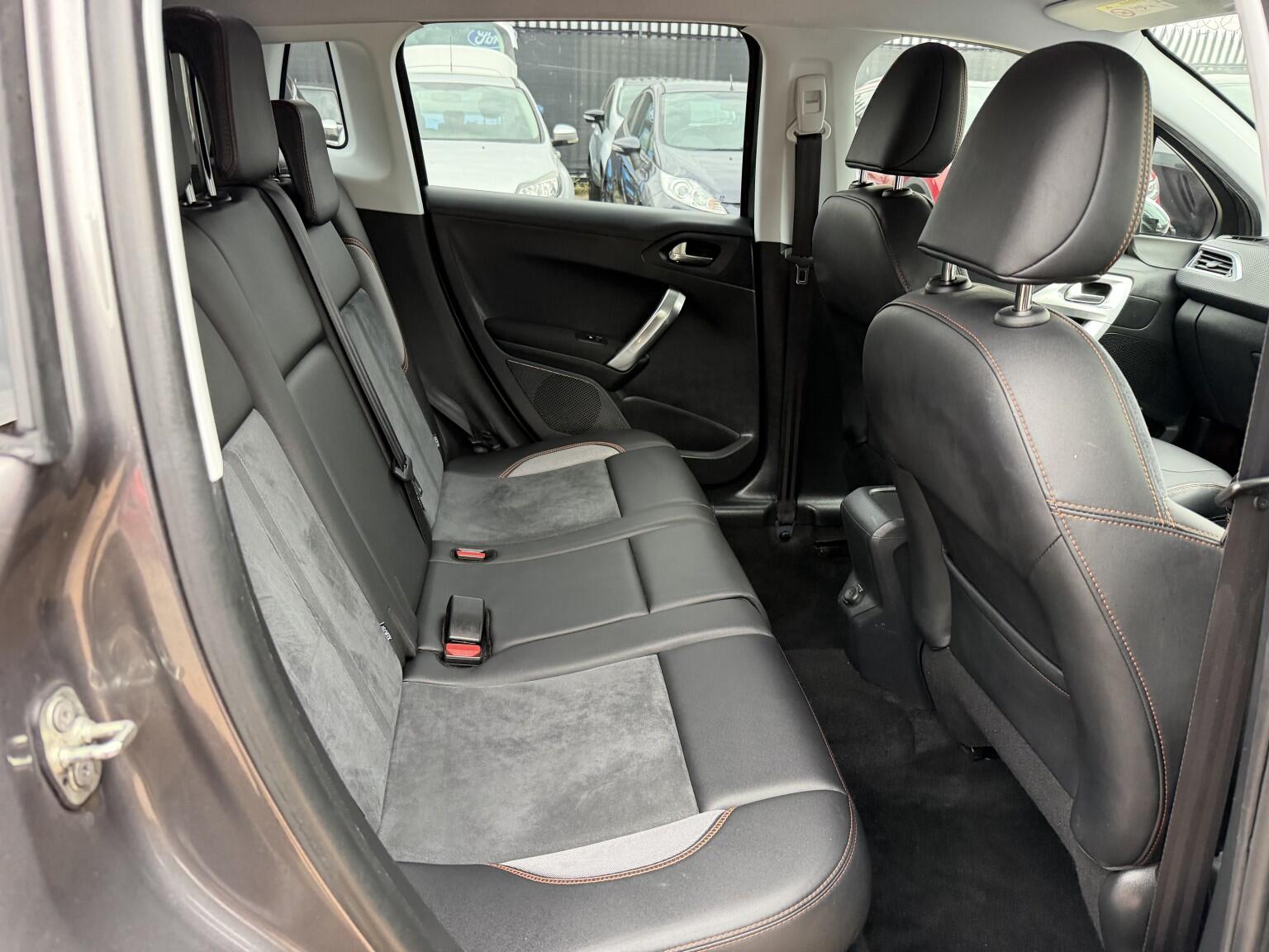 Peugeot 2008 view 18