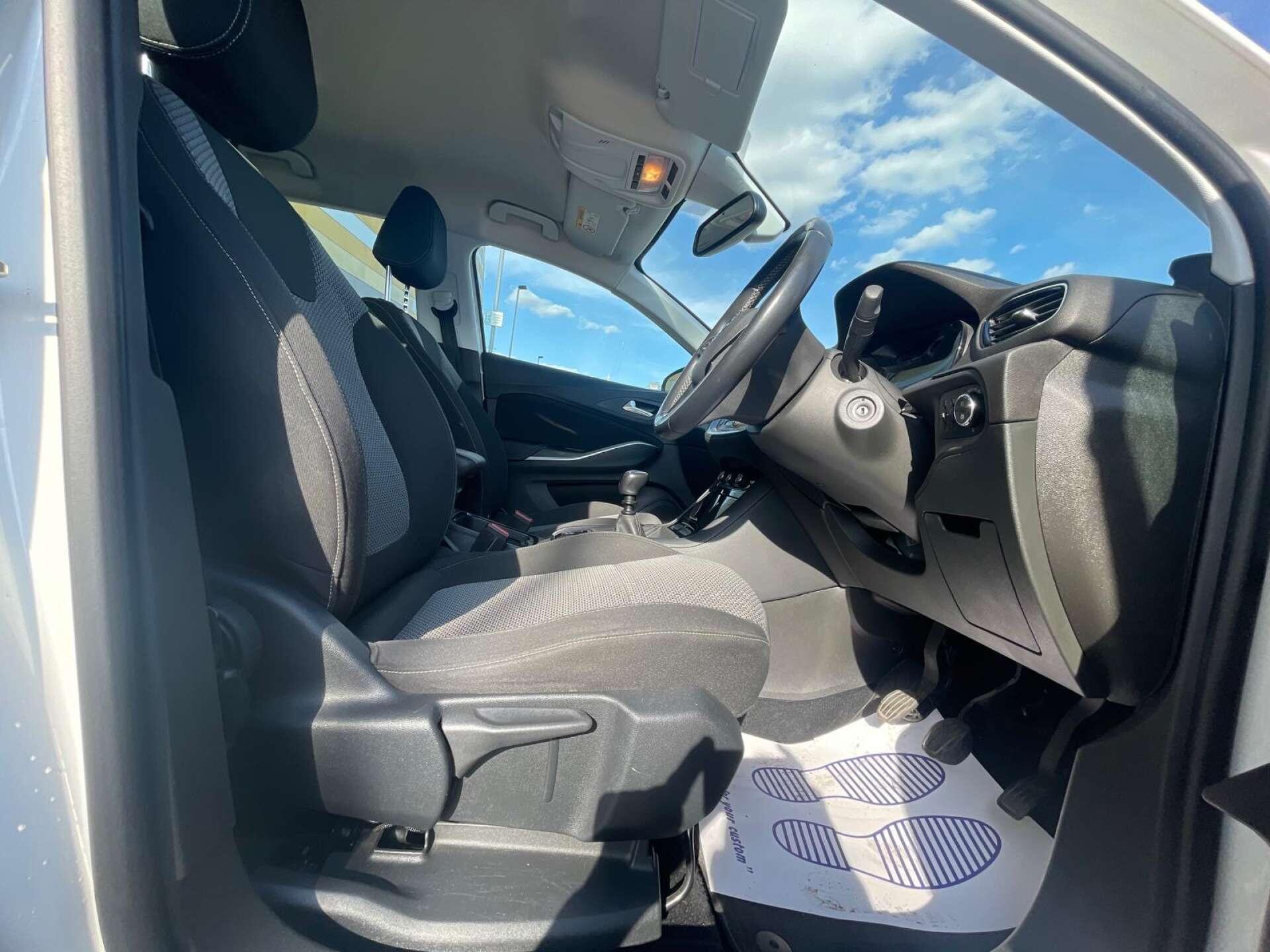 Vauxhall Grandland X view 35