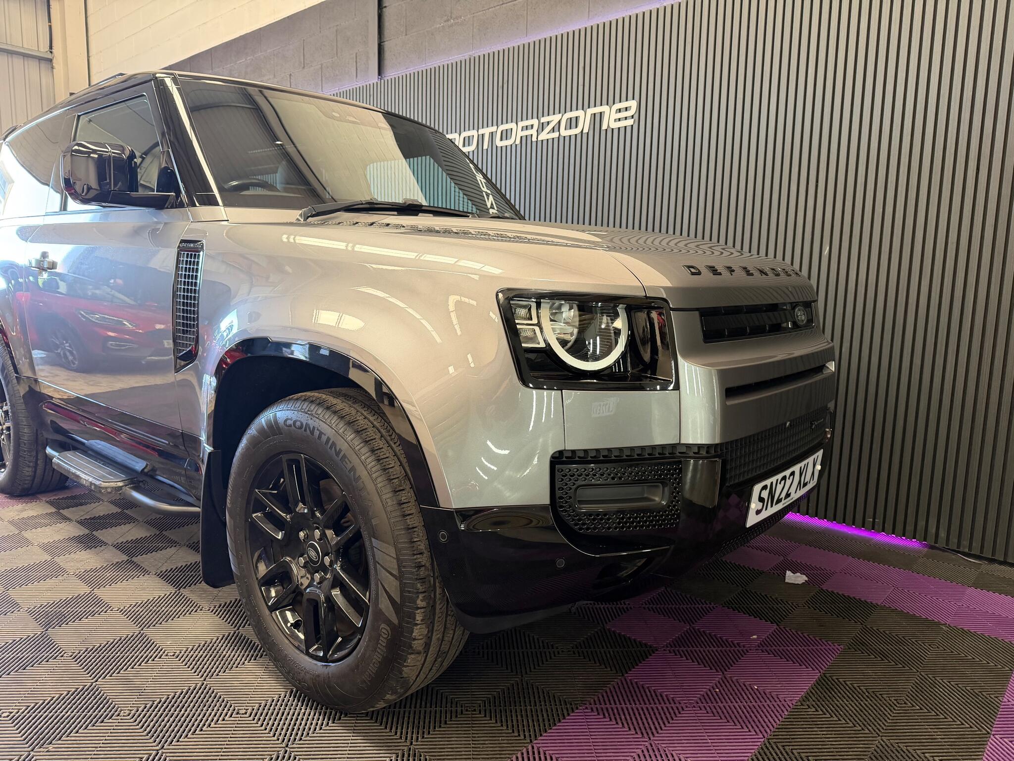 Land Rover Defender view 4
