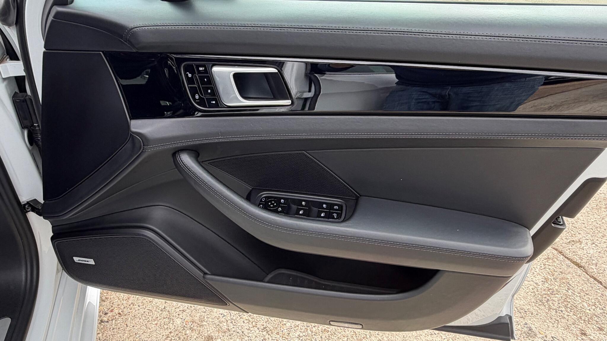 Porsche Panamera view 22