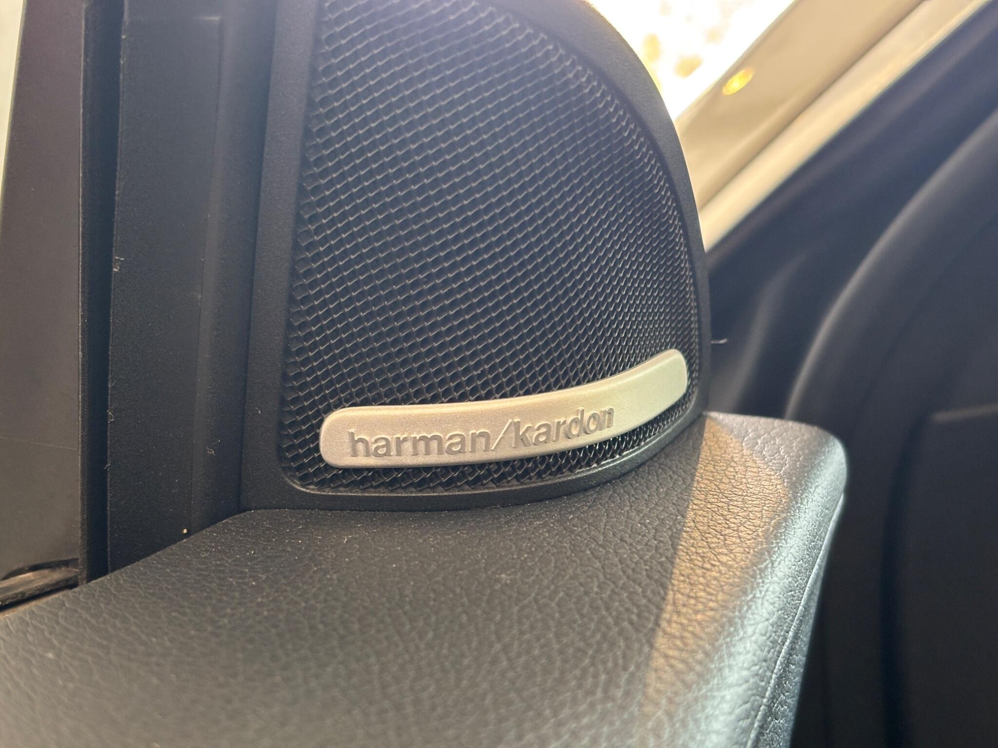 Mercedes-Benz Cla view 3