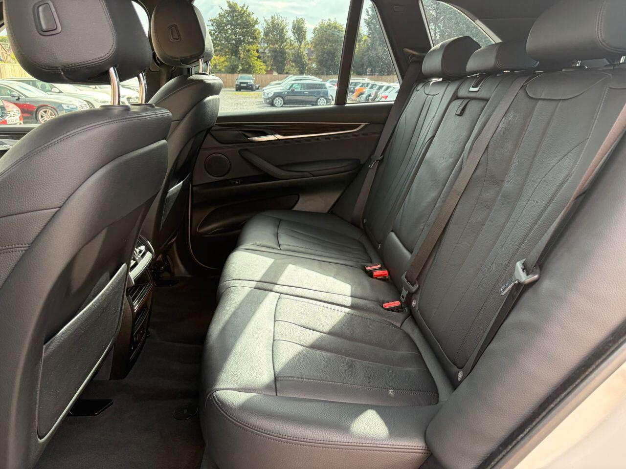 BMW X5 view 24