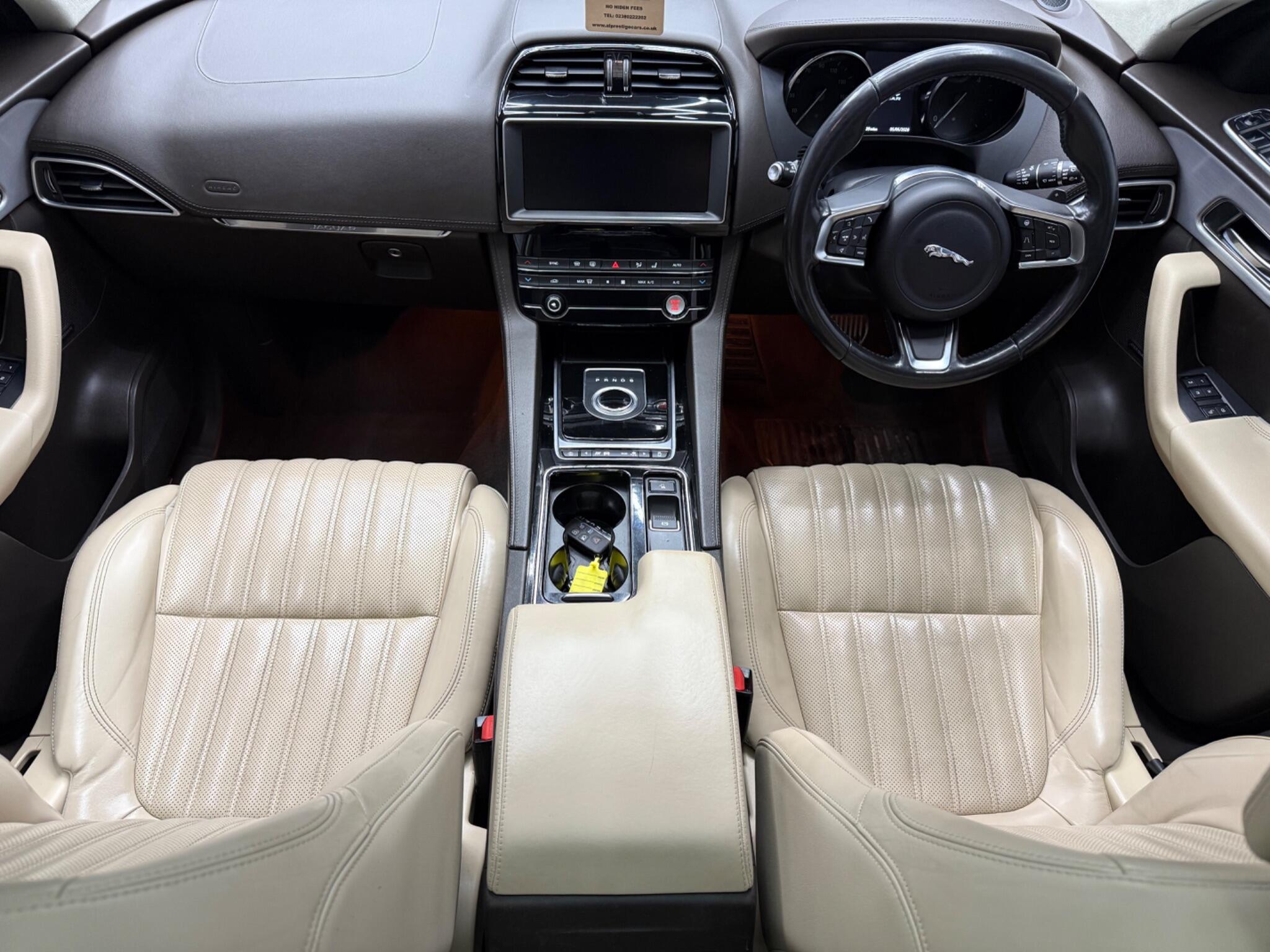 Jaguar F-Pace view 7