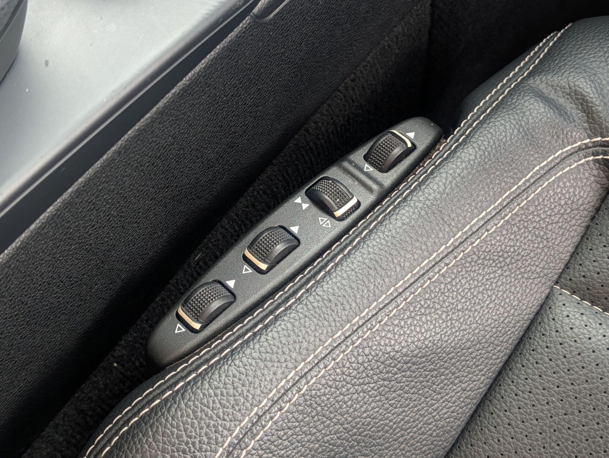 Mercedes-Benz E-Class view 49