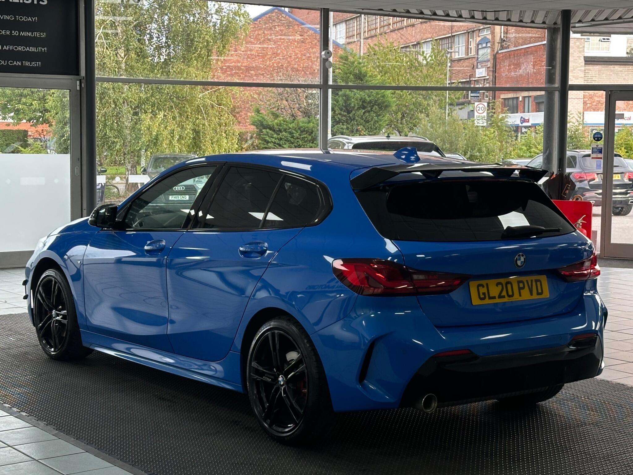BMW 1 Series view 11