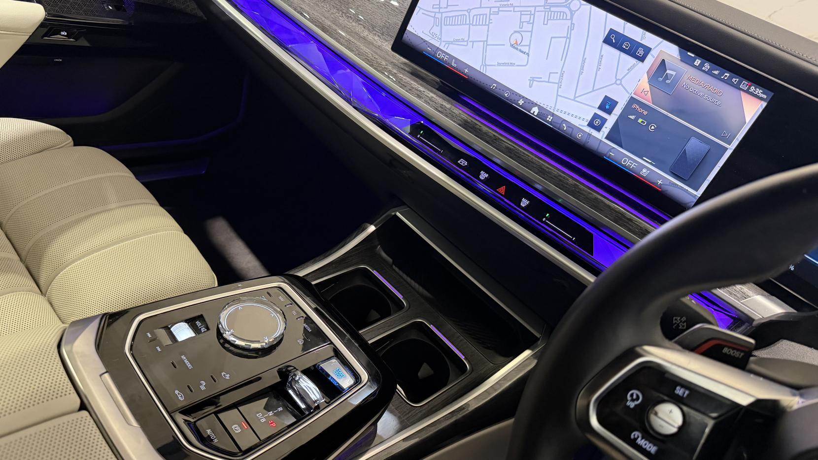 BMW i7 view 36