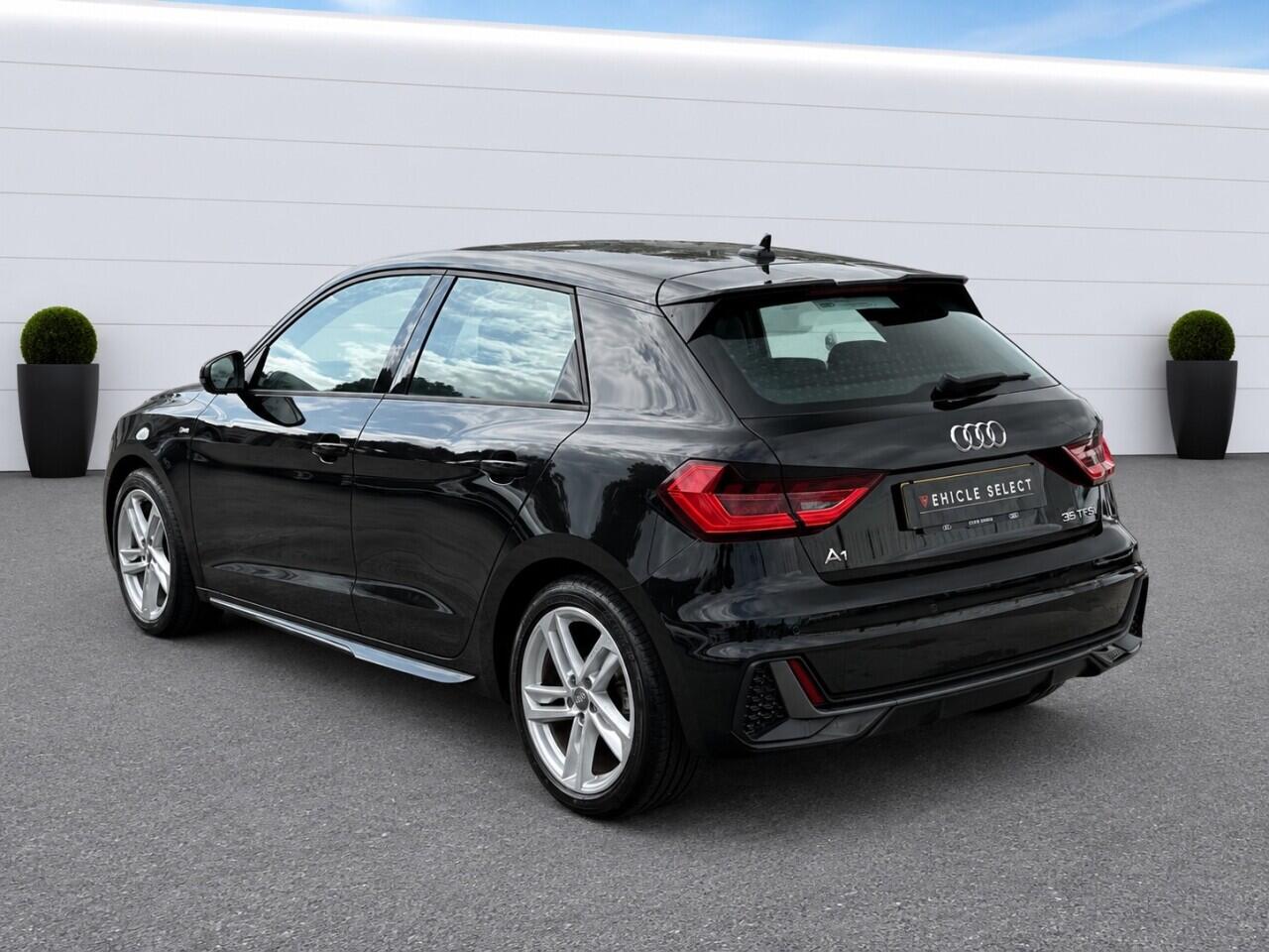 Audi A1 view 8