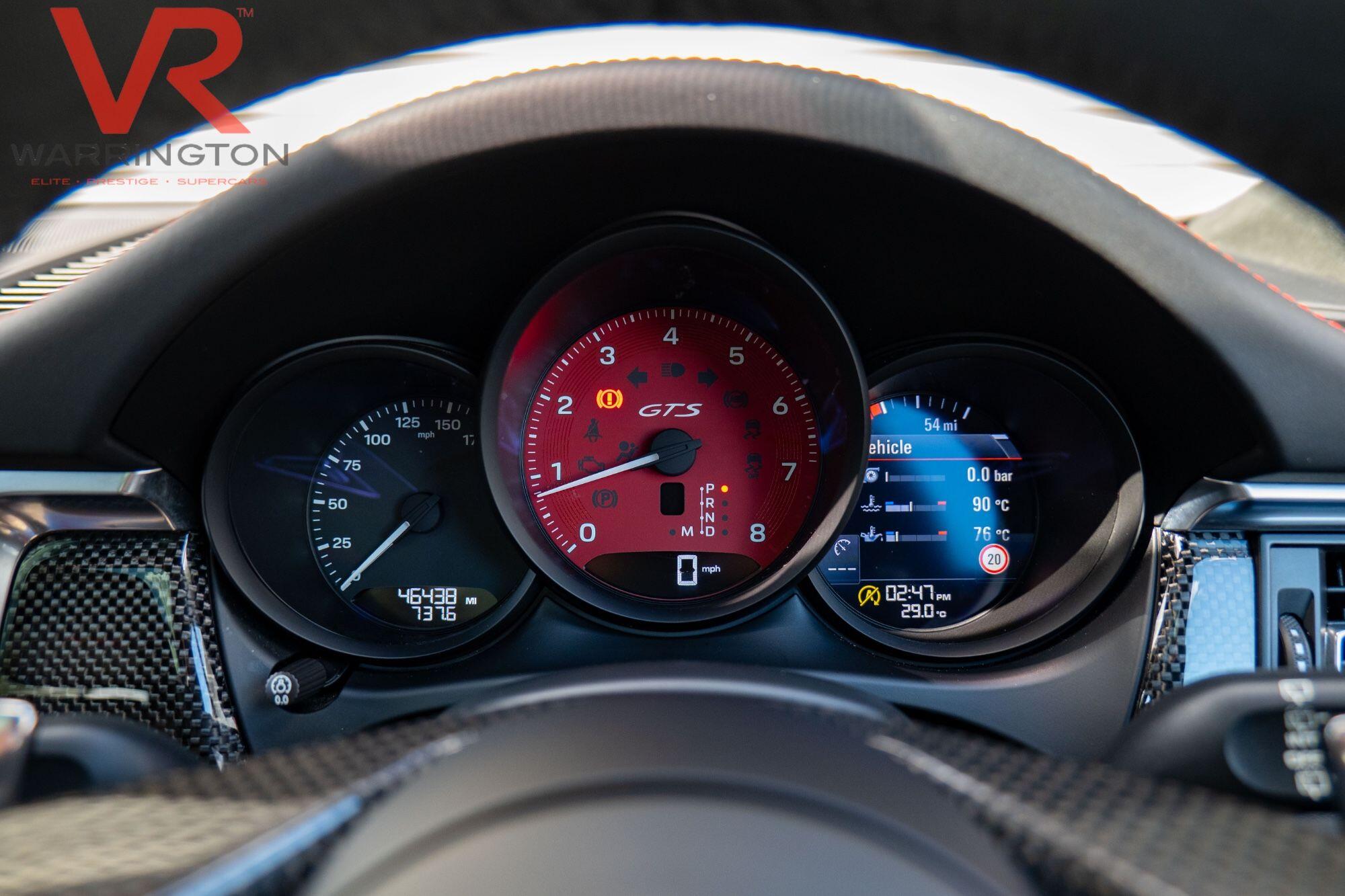 Porsche Macan view 11