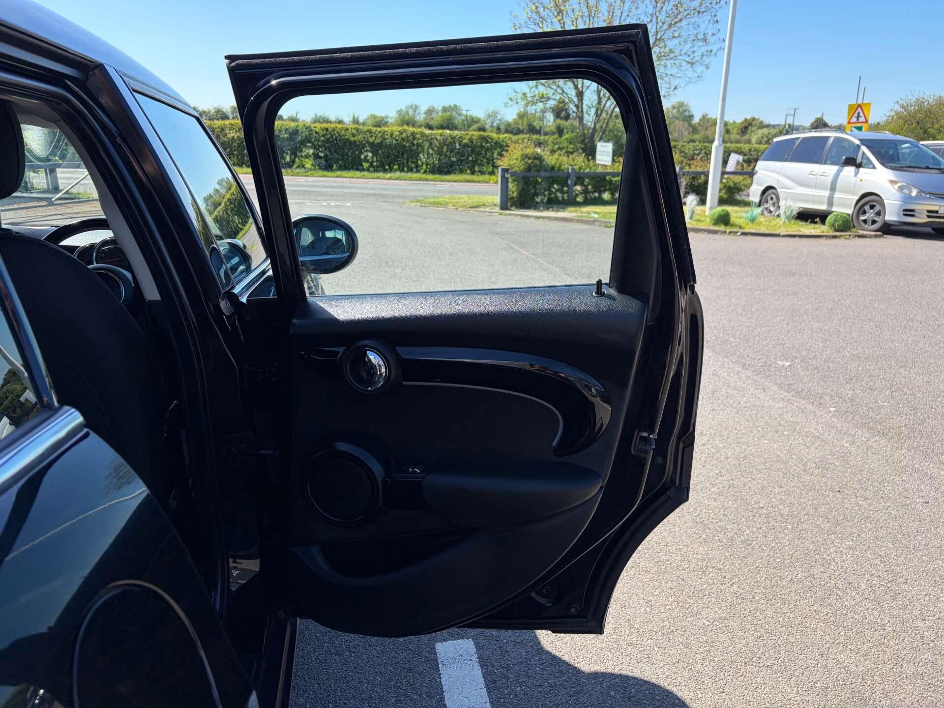 Mini Cooper view 26