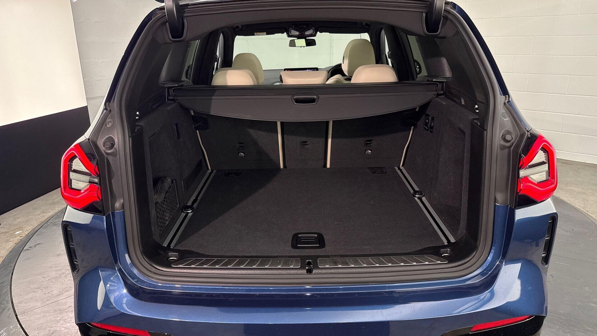 BMW X3 view 13