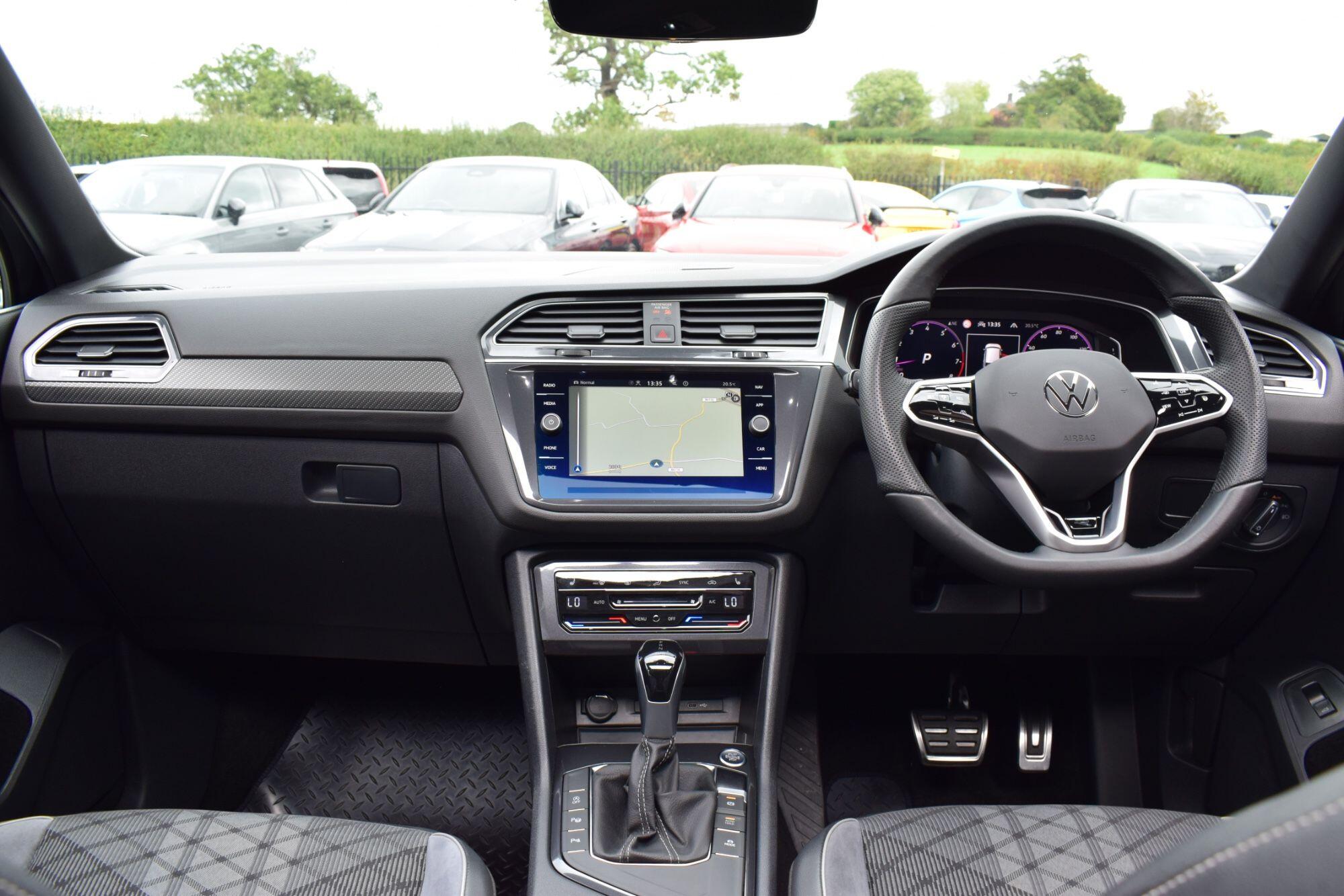 Volkswagen Tiguan Allspace view 19