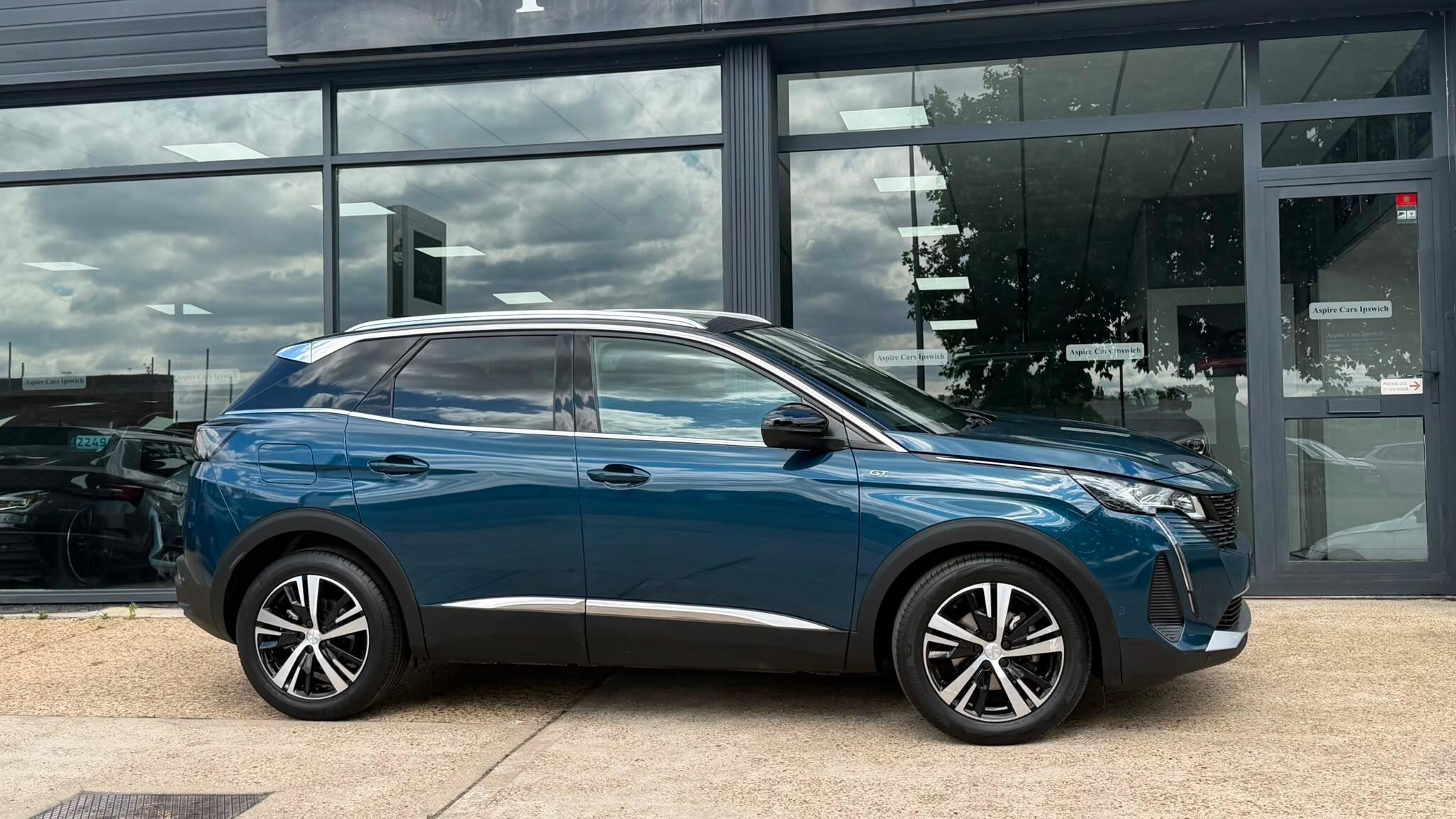 Peugeot 3008 view 5