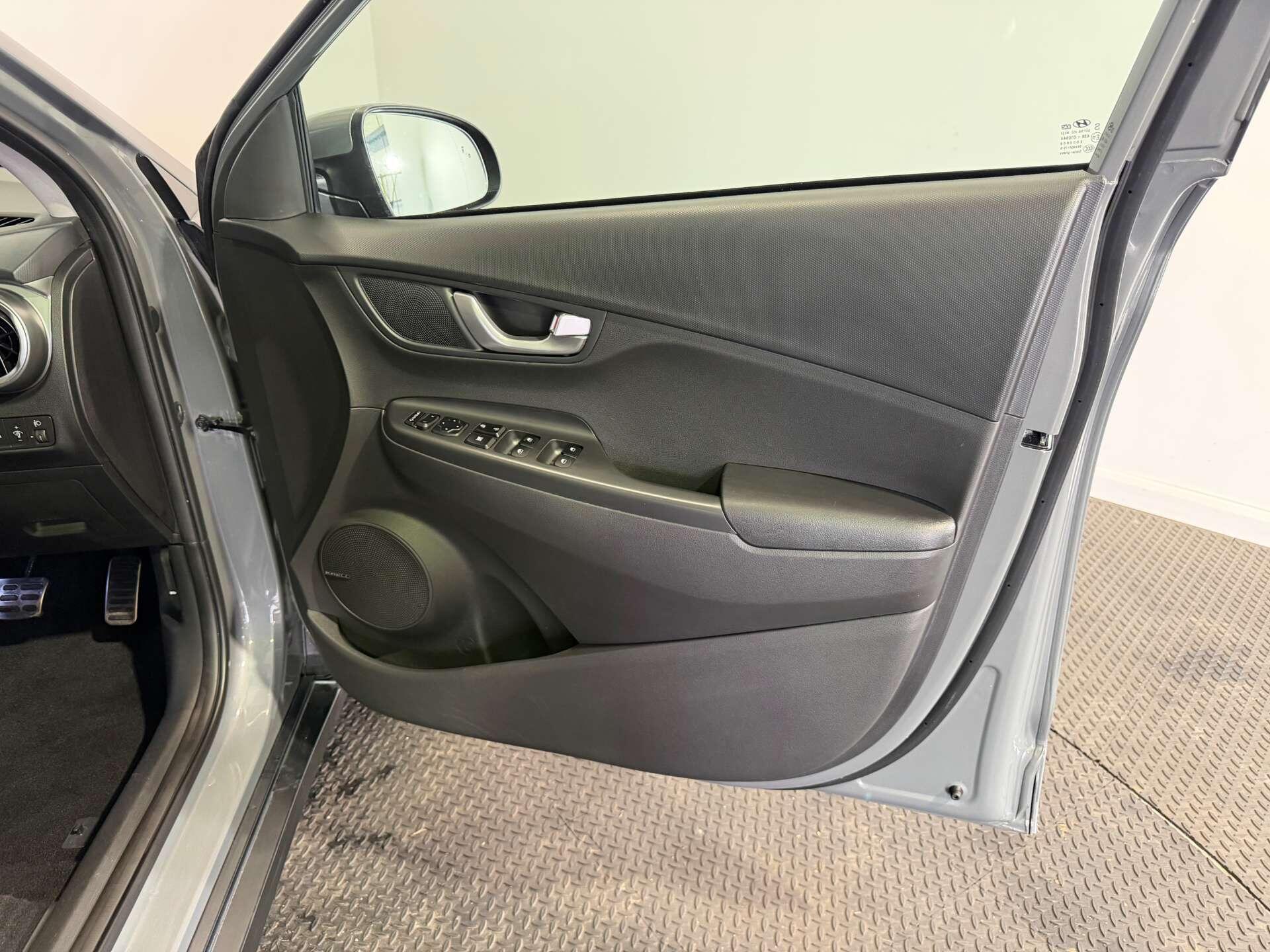 Hyundai Kona view 24