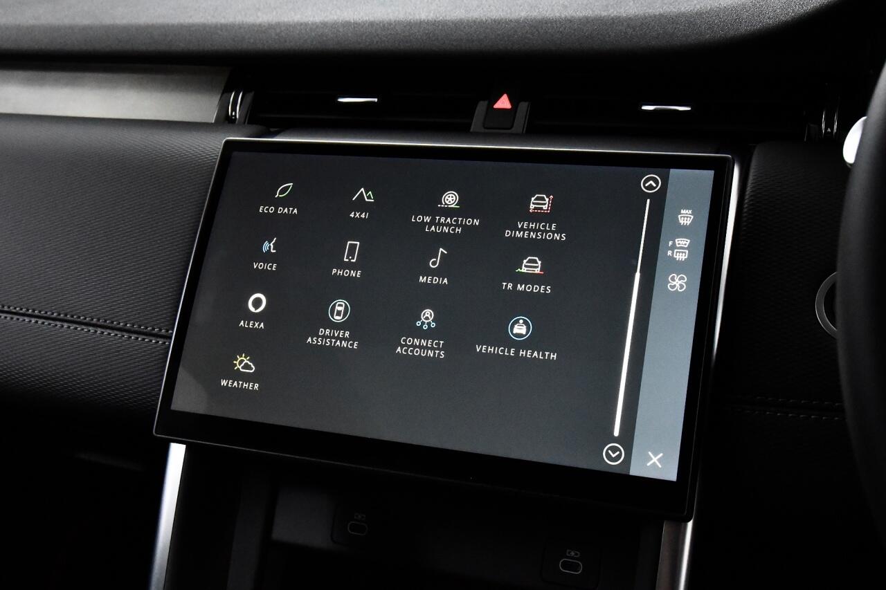 Land Rover Discovery Sport view 34
