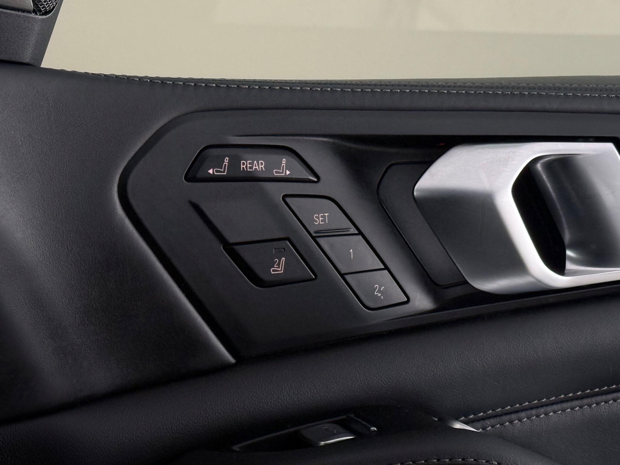 BMW X7 view 37