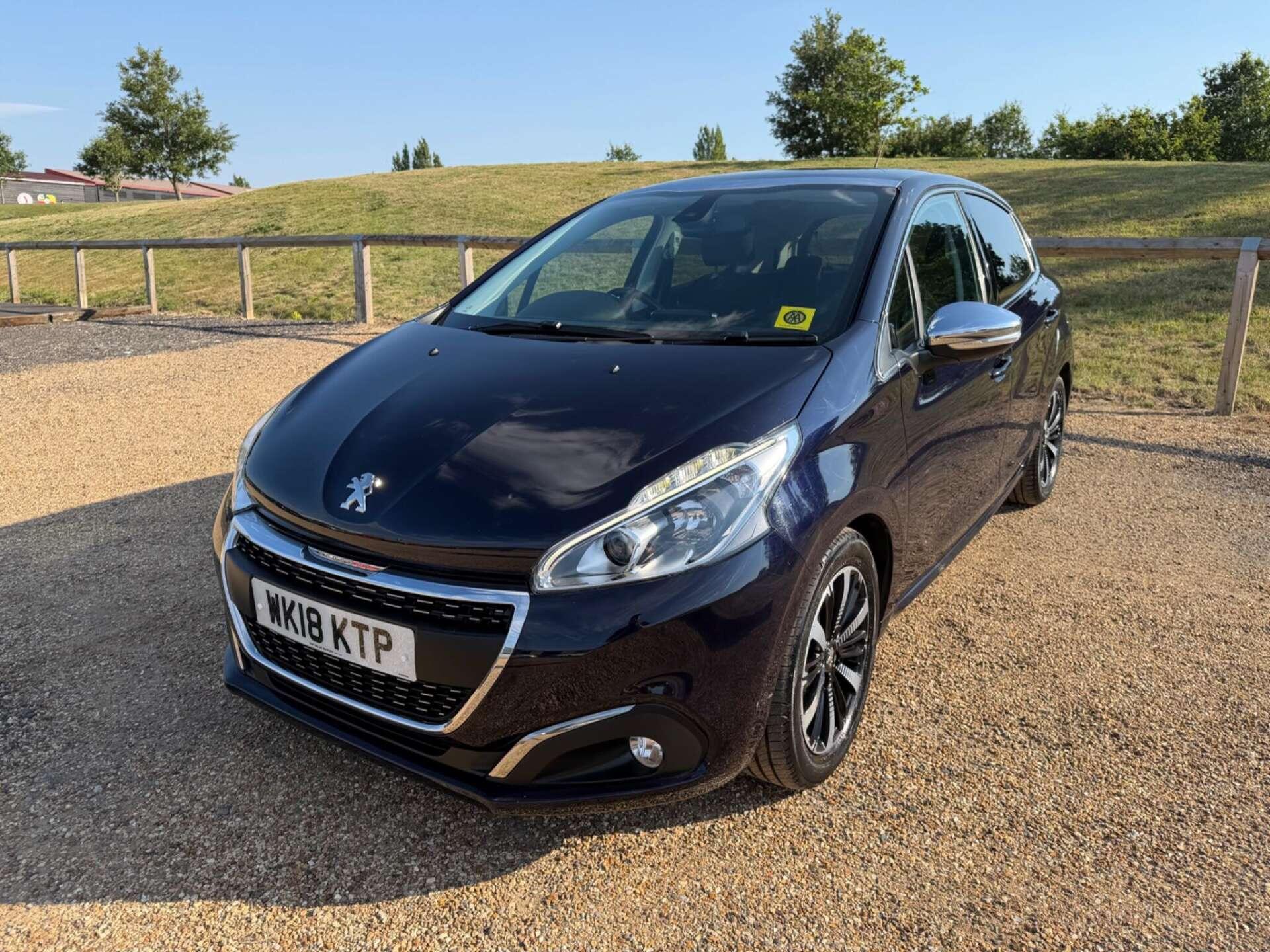 Peugeot 208 view 3