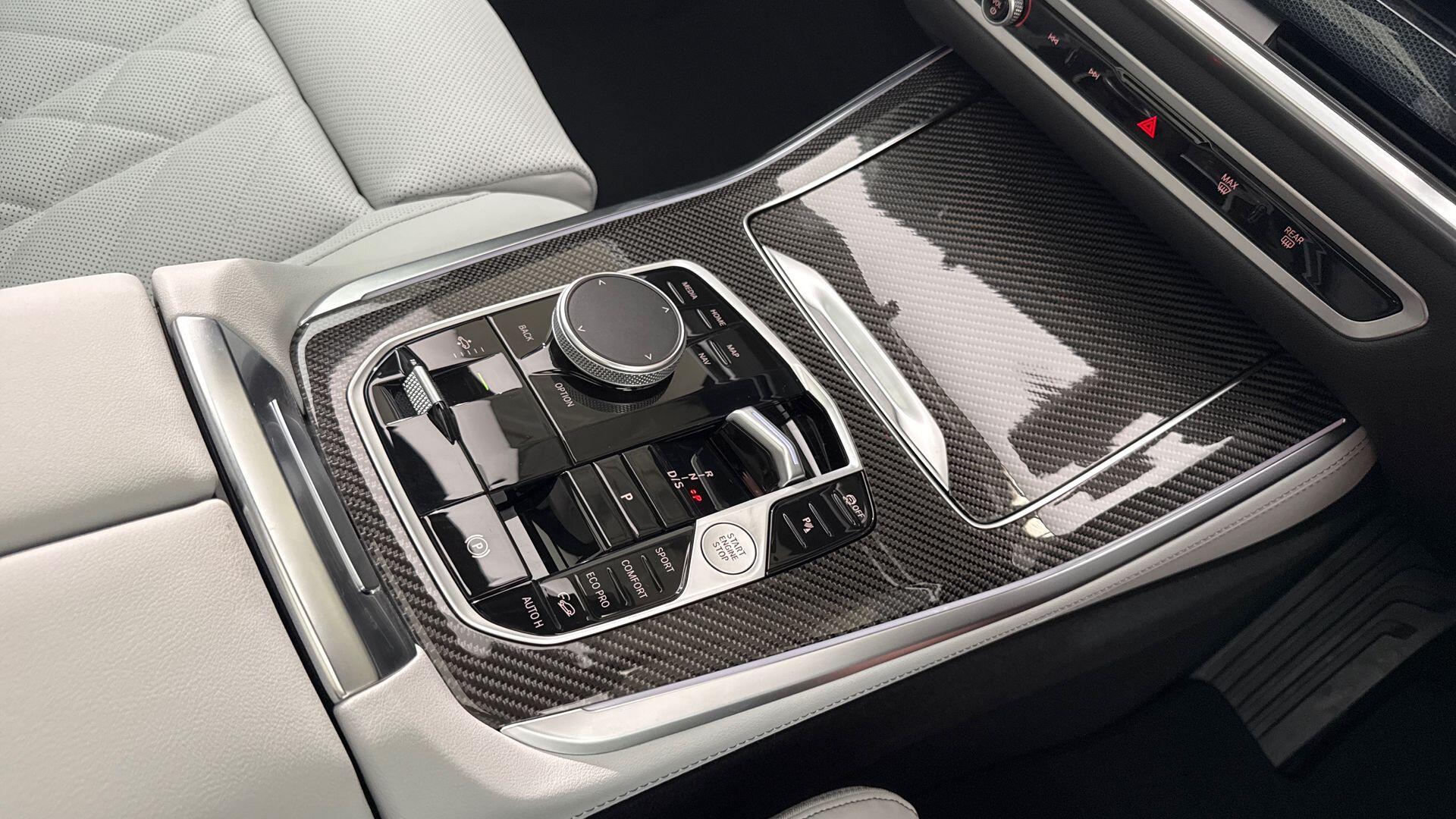 BMW X5 view 10