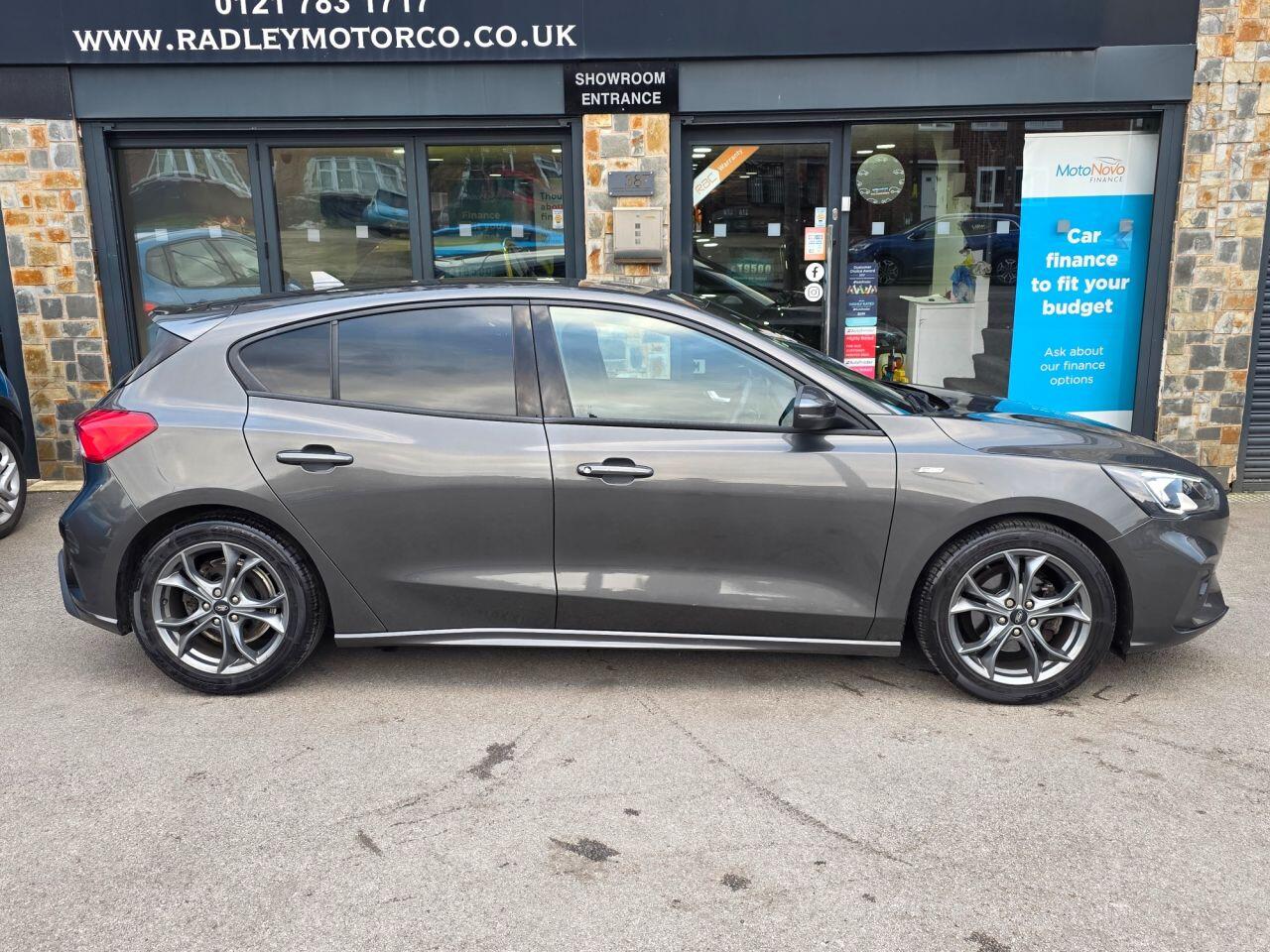 Ford Focus view 19
