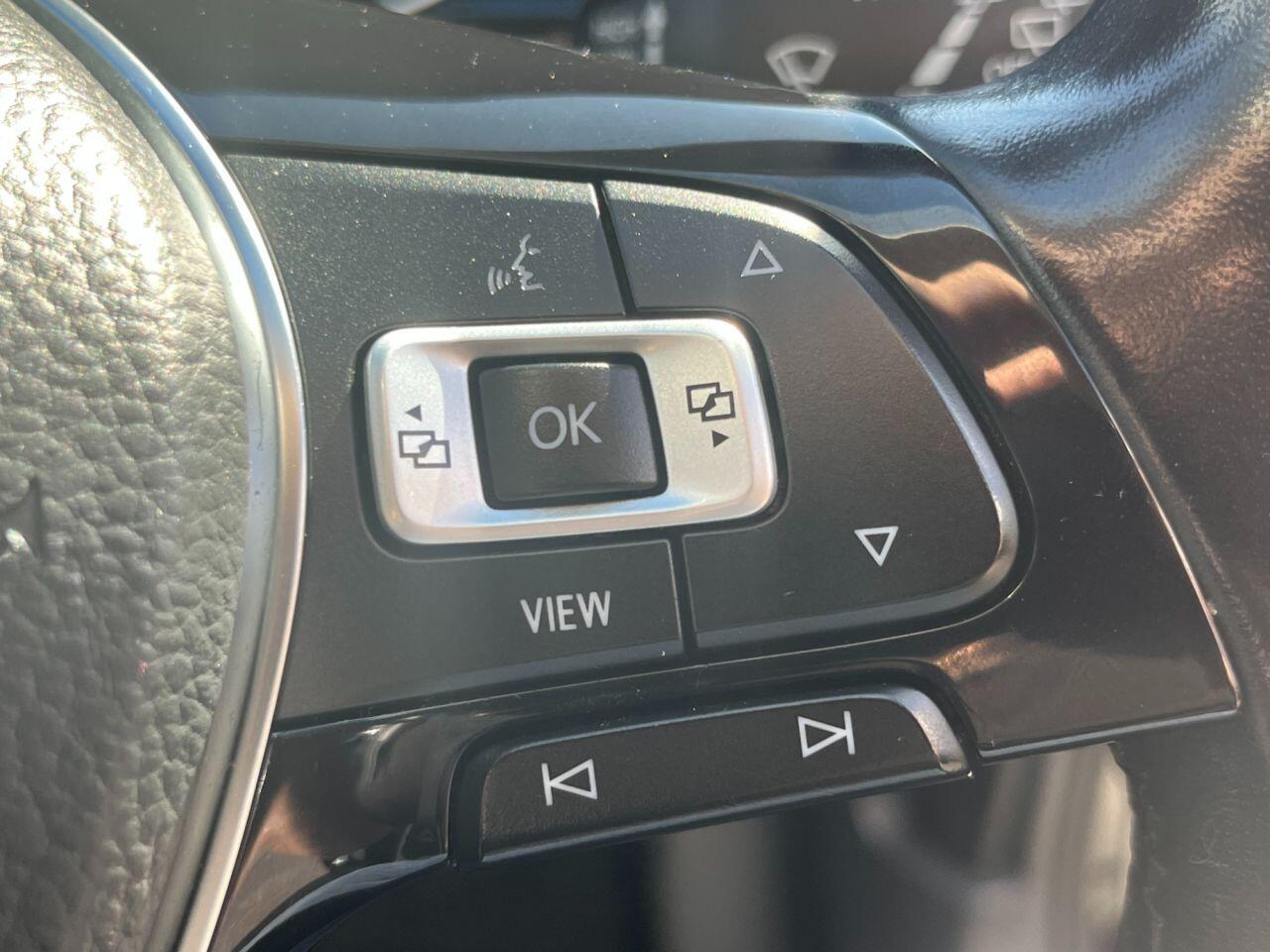 Volkswagen Passat view 28