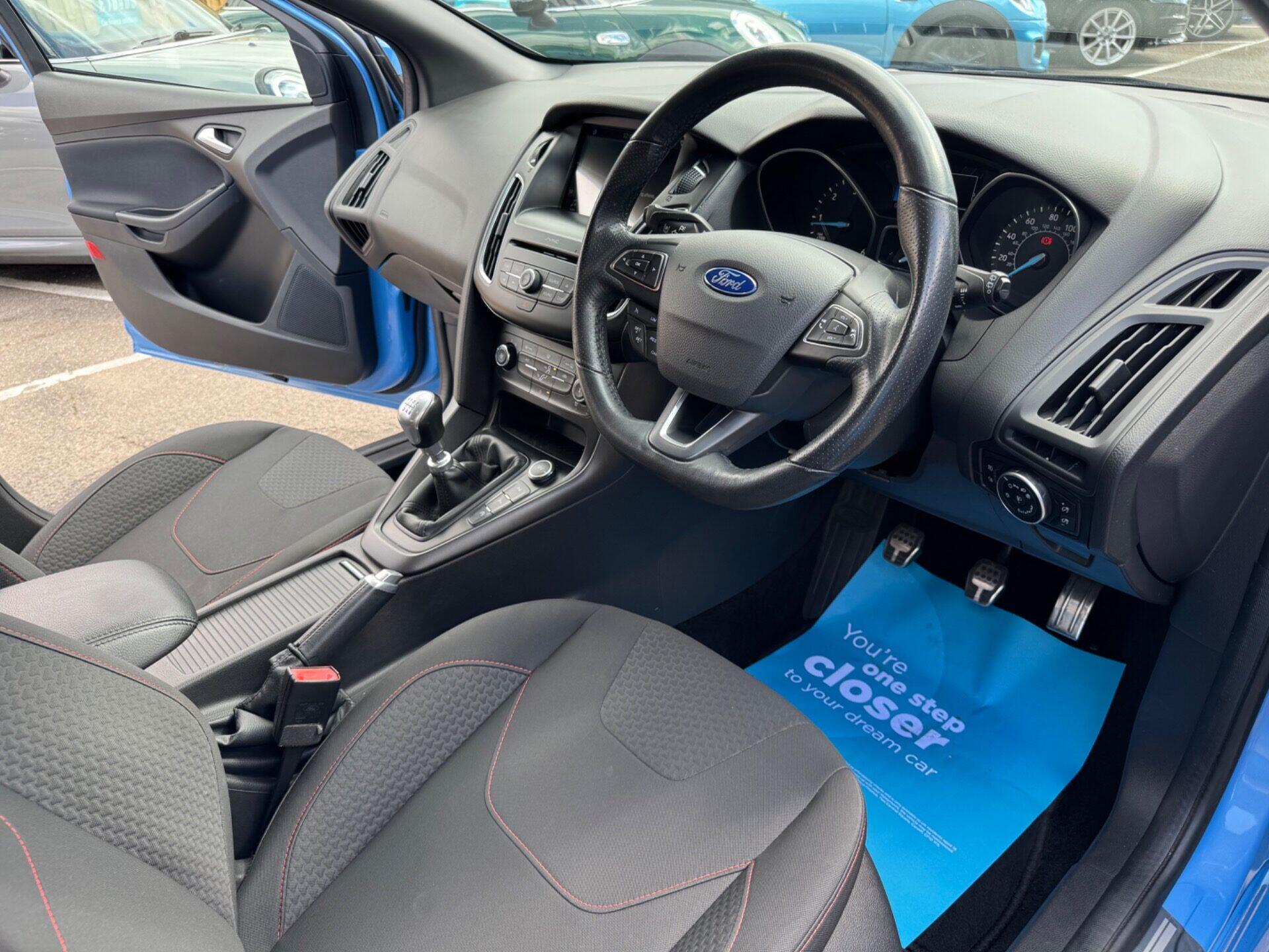 Ford Focus view 38