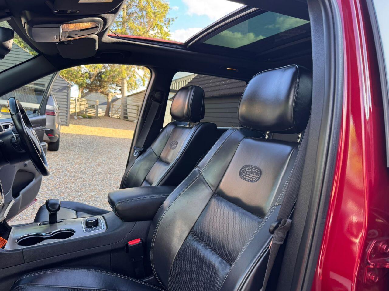 Jeep Grand Cherokee view 11