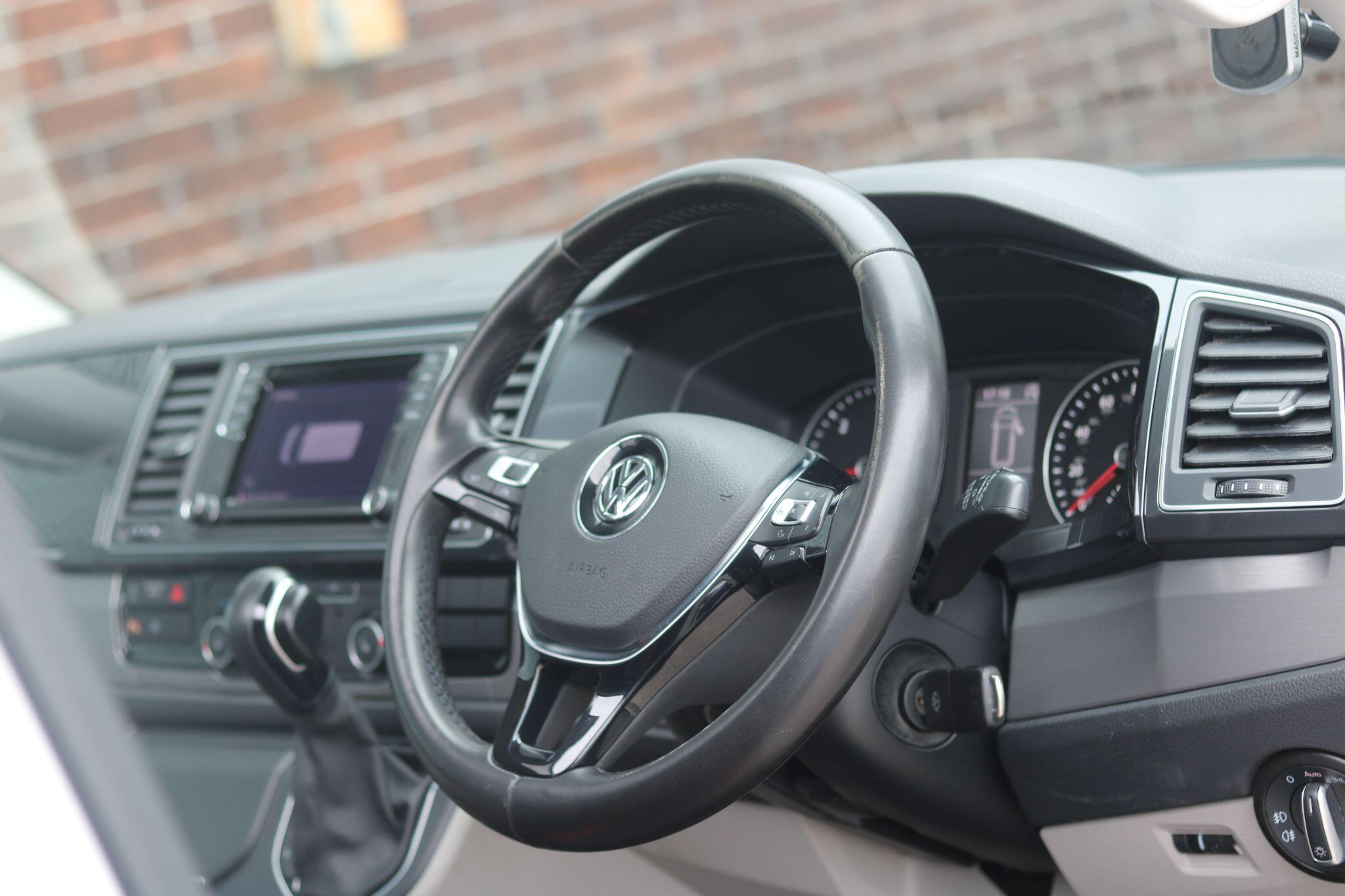 Volkswagen Transporter view 20