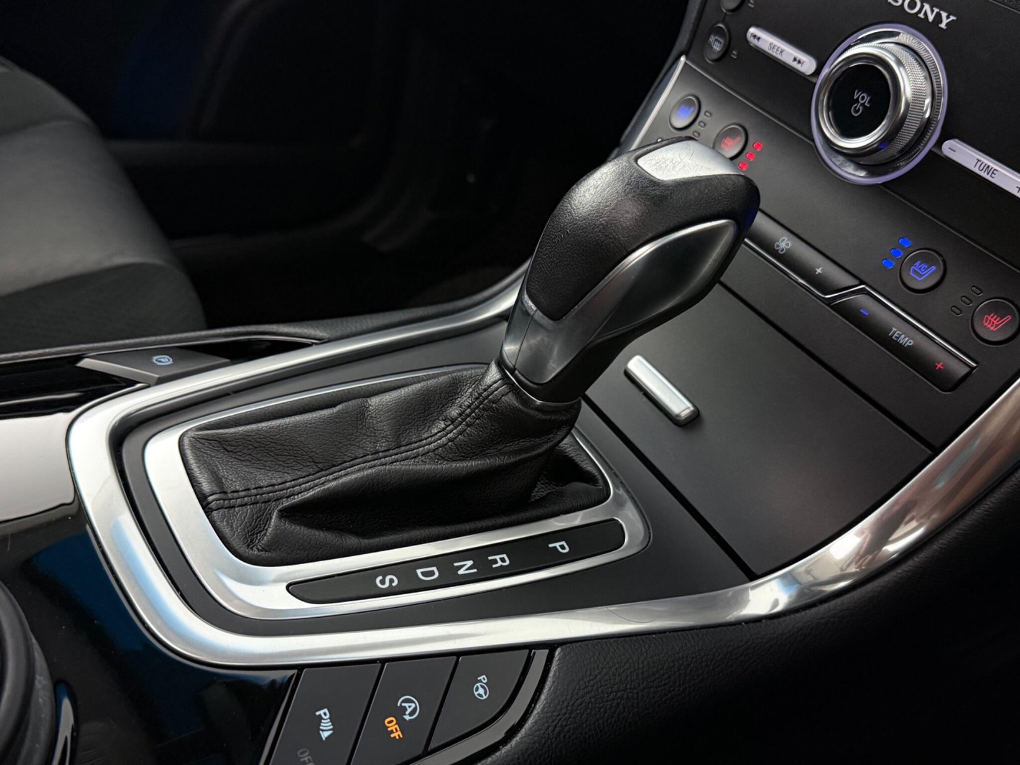 Ford Edge view 23