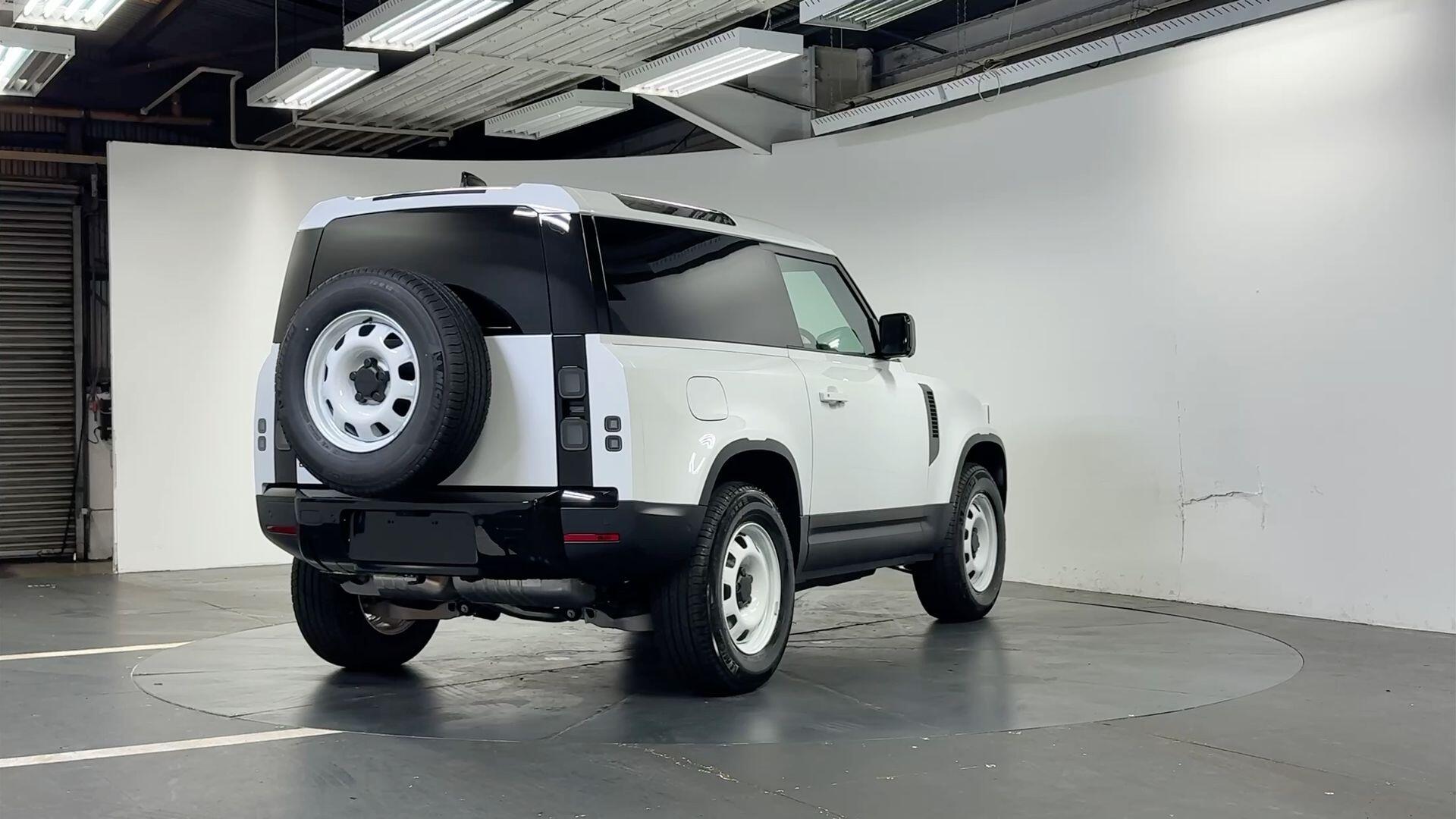 Land Rover Defender view 26