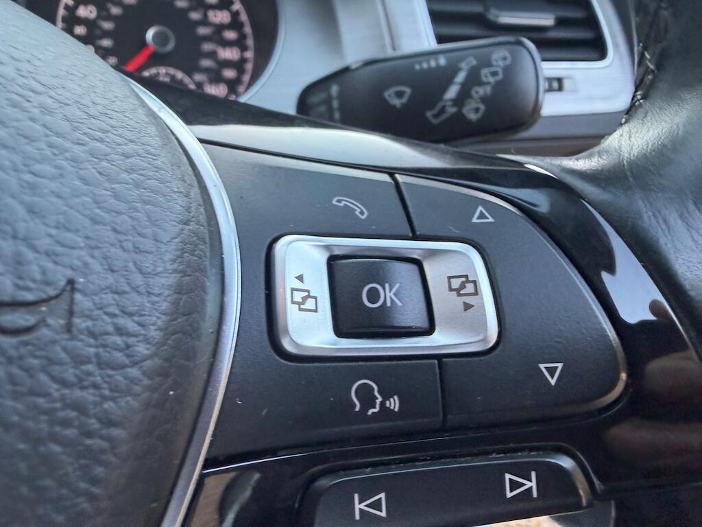 Volkswagen Golf view 22