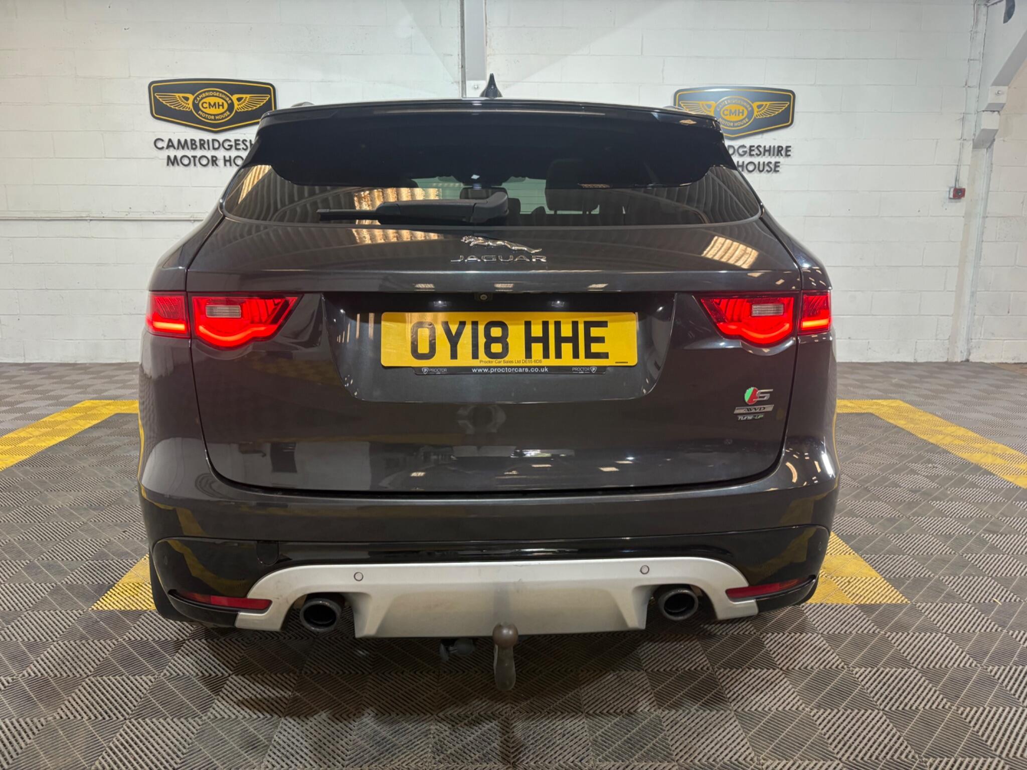 Jaguar F-Pace view 11
