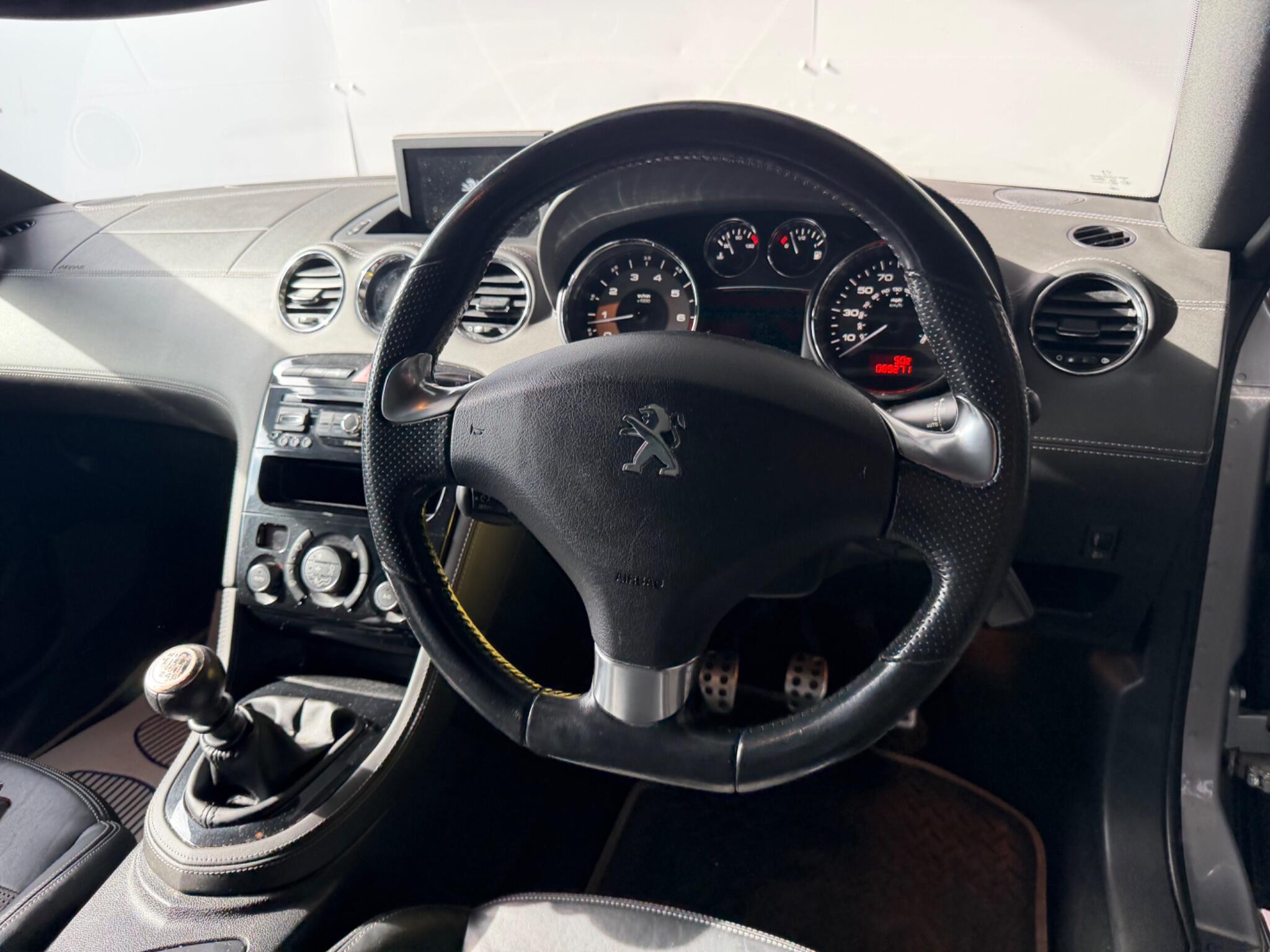 Peugeot RCZ view 22