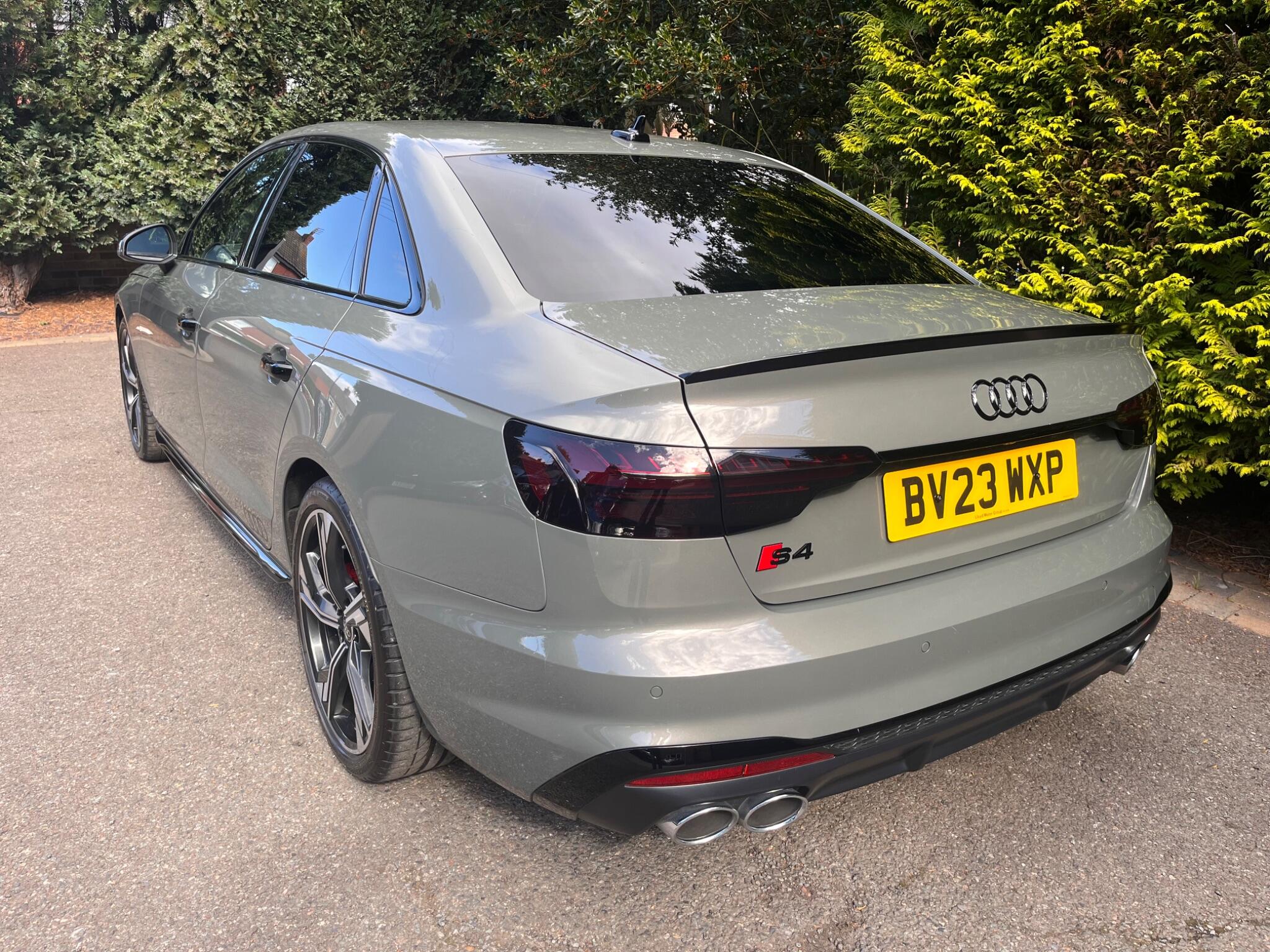 Audi S4 view 11