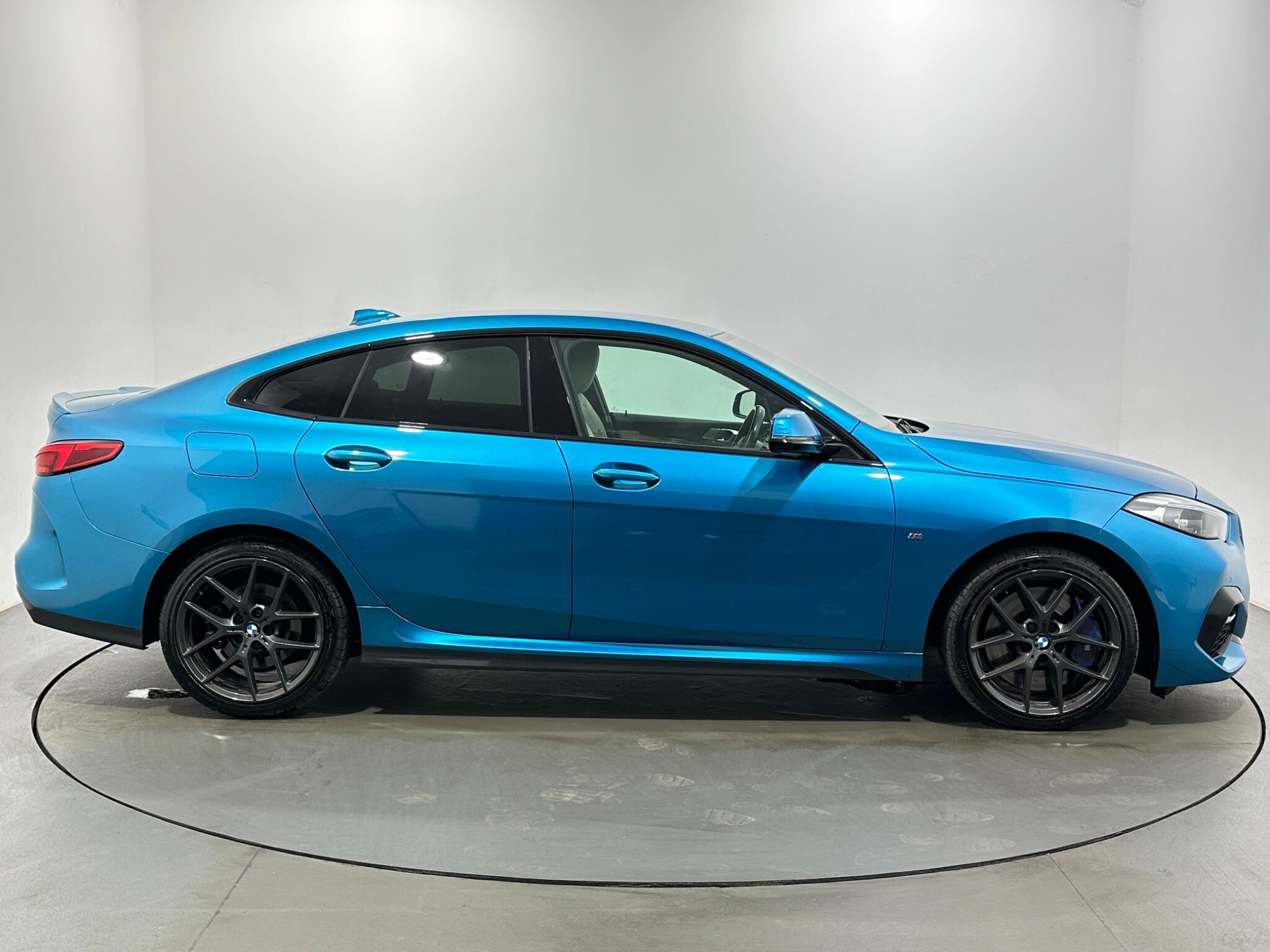 BMW 2 Series view 9